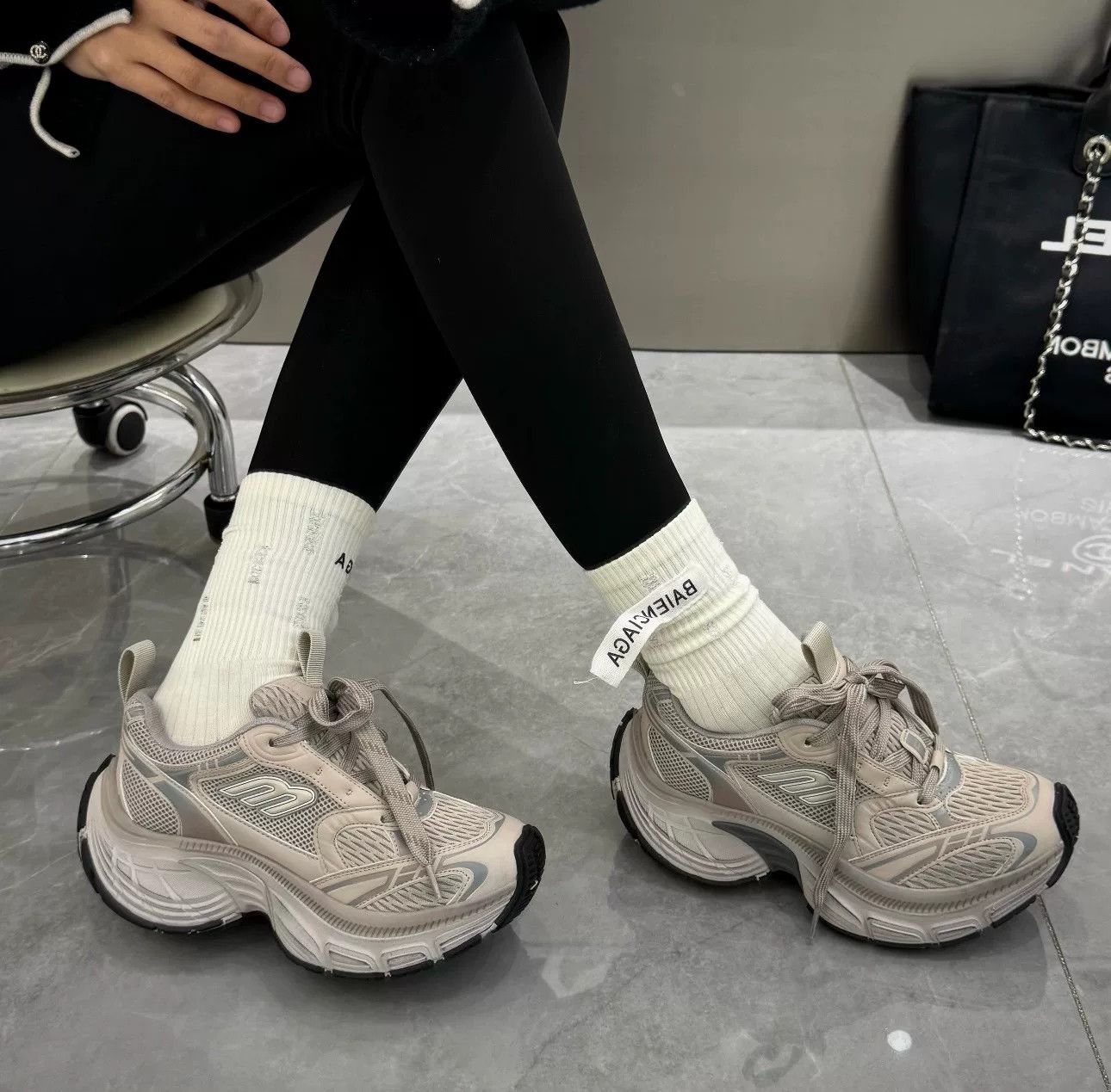 Balenciaga Balenciaga 6XL Retro Dad Sneakers US42 Size US 9 / EU 42 - 2 Thumbnail
