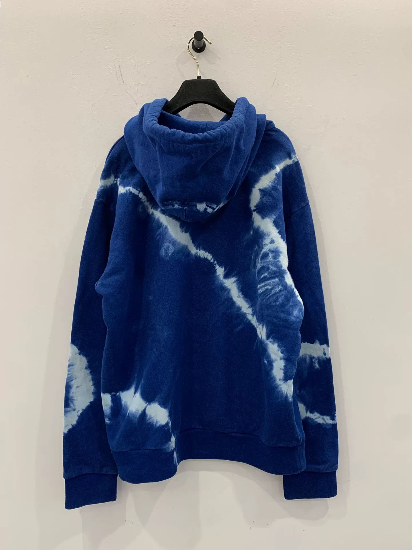 Louis Vuitton Louis Vuitton Blue Logo Embroidered Tie-Dye Hoodie Size US M / EU 48-50 / 2 - 3 Thumbnail