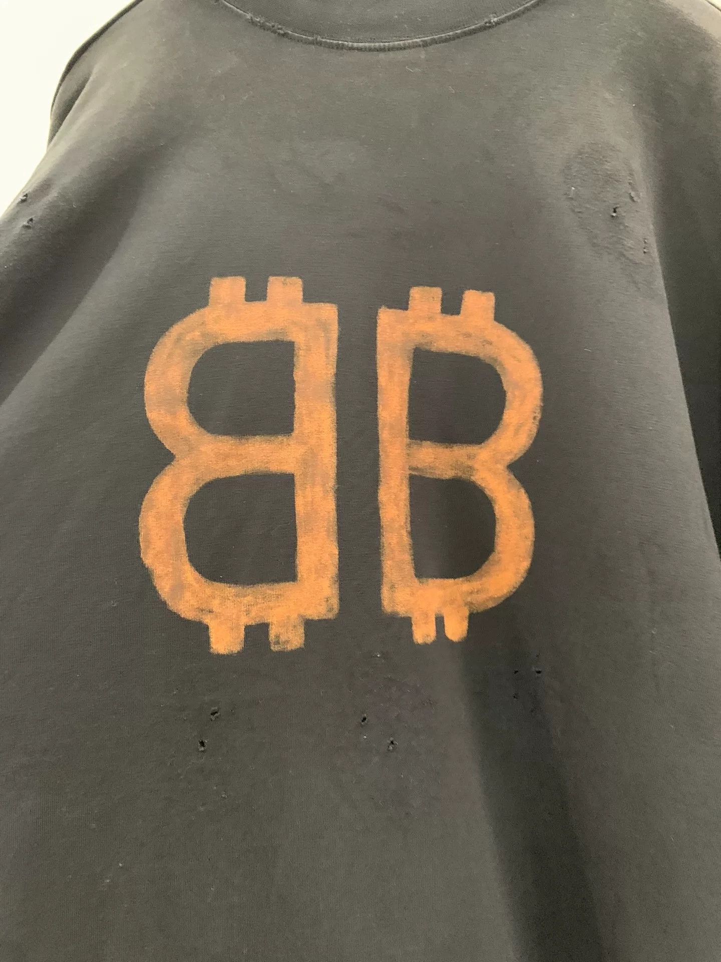 Balenciaga Balenciaga Eiffel Tower Graffiti Bitcoin Tee Size US L / EU 52-54 / 3 - 5 Thumbnail