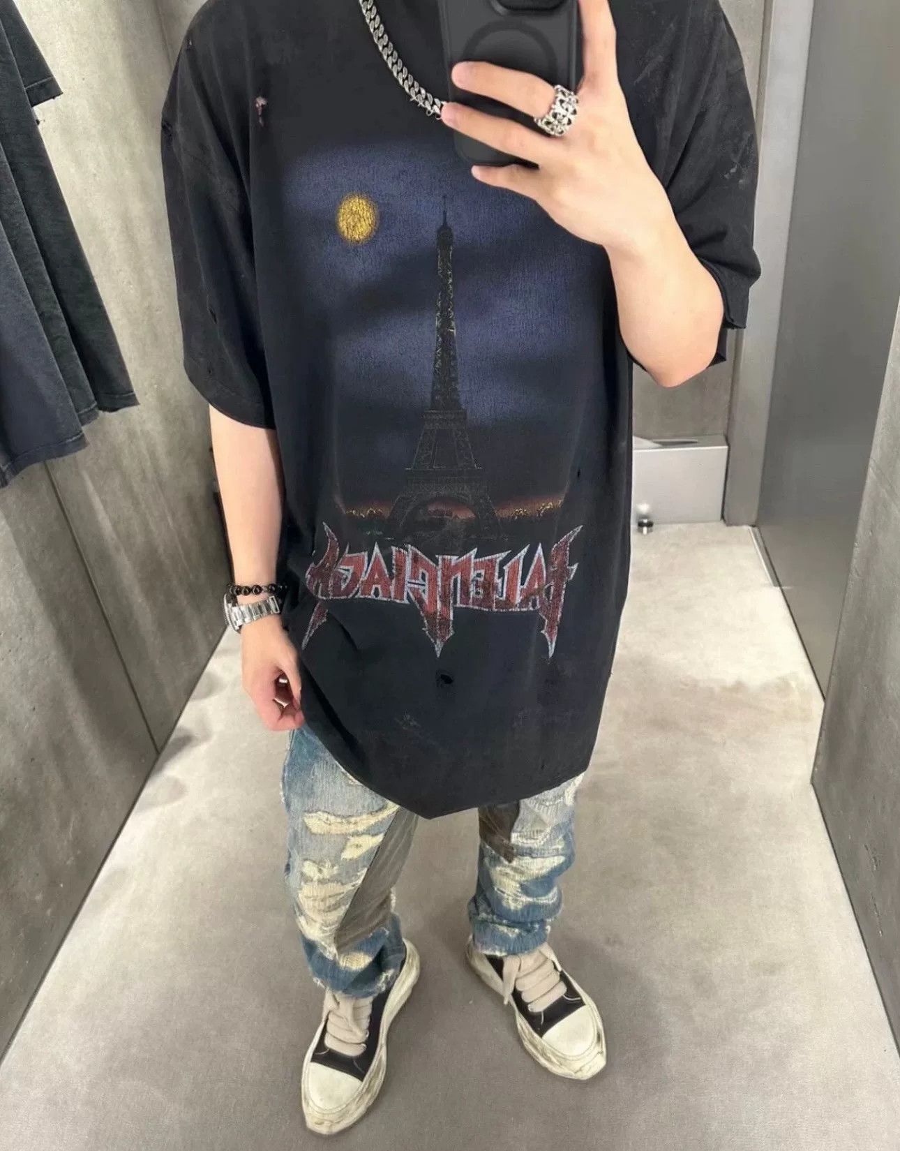 Balenciaga Balenciaga Eiffel Tower Graffiti Bitcoin Tee Size US L / EU 52-54 / 3 - 2 Thumbnail