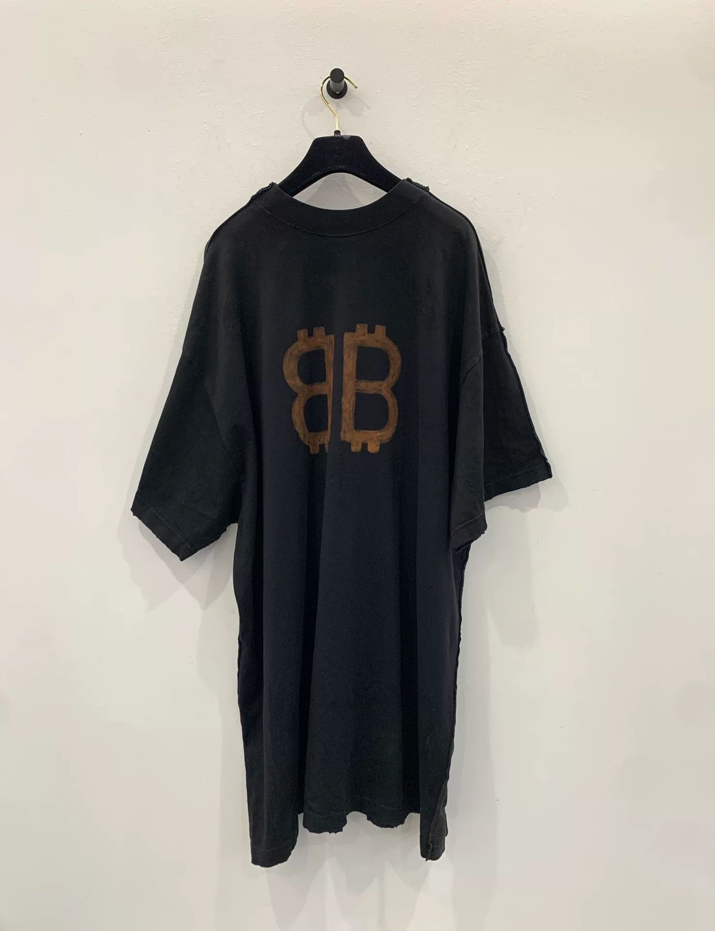 Balenciaga Balenciaga Eiffel Tower Graffiti Bitcoin Tee Size US L / EU 52-54 / 3 - 3 Thumbnail
