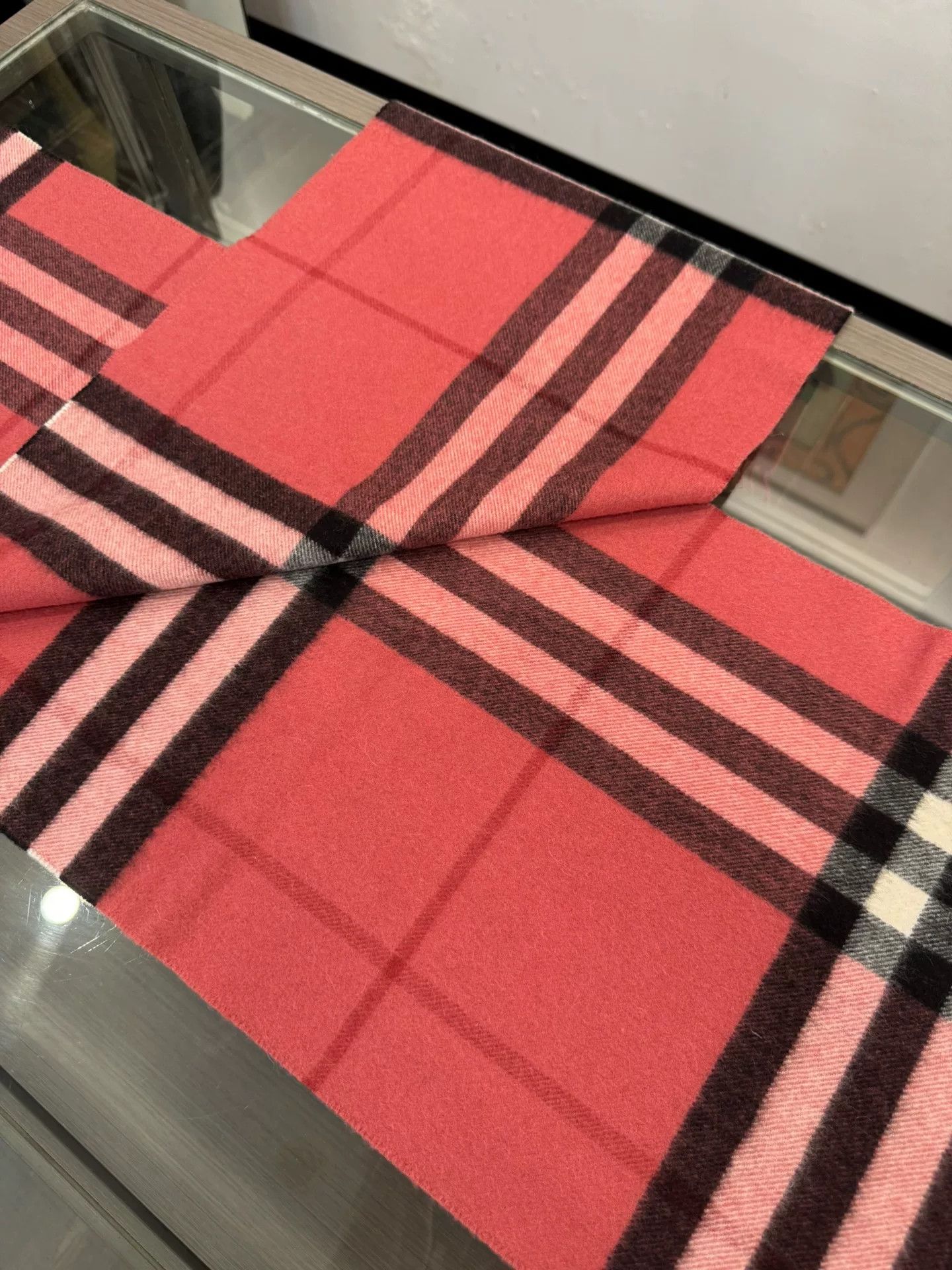 Burberry Burberry Pink Check Cashmere Scarf Size ONE SIZE - 6 Thumbnail