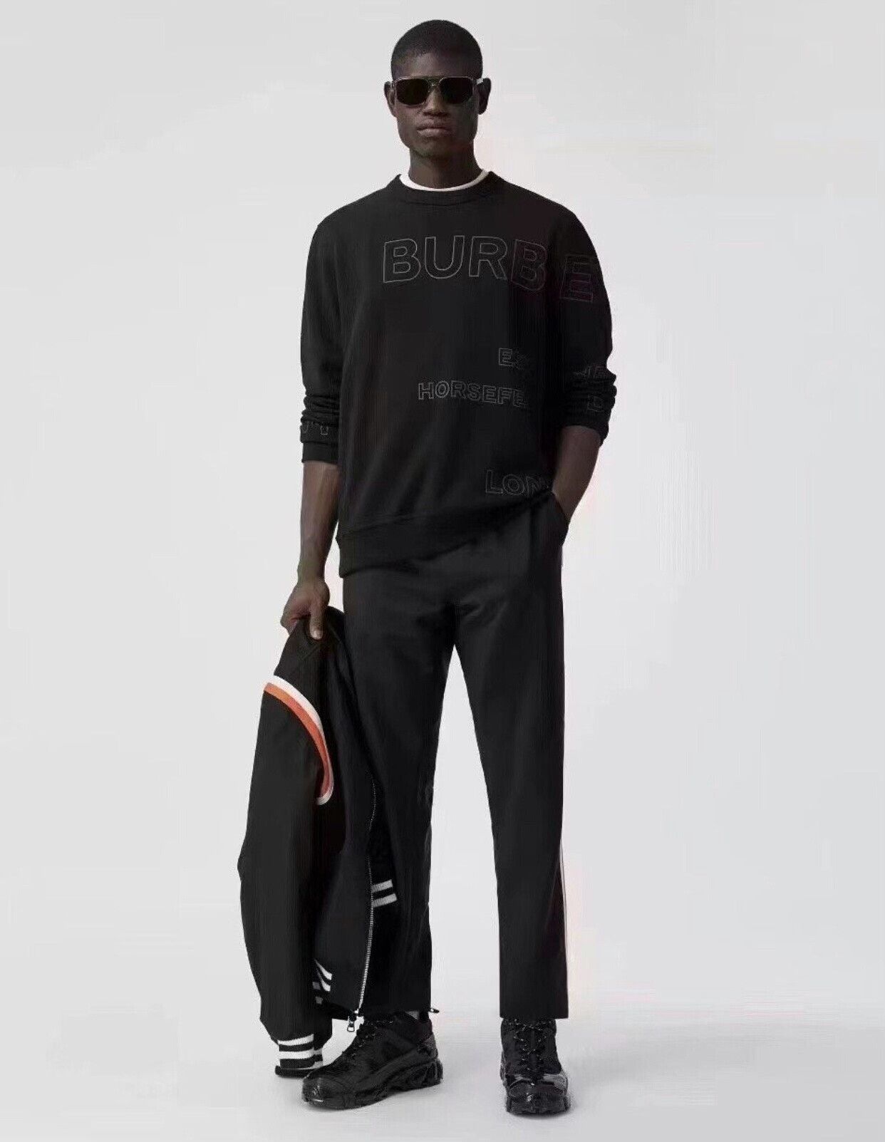 Burberry Burberry Men's Black Logo Long-Sleeve Sweatshirt Size US S / EU 44-46 / 1 - 2 Thumbnail