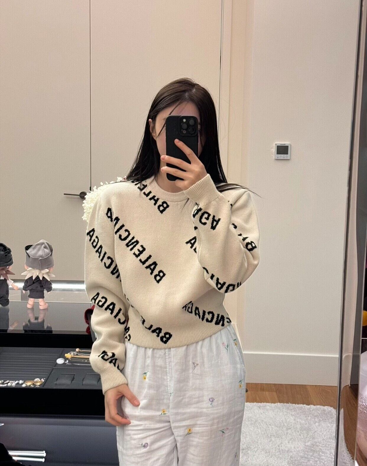 Balenciaga Balenciaga Women's Logo Print Sweater Size S / US 4 / IT 40 - 2 Thumbnail