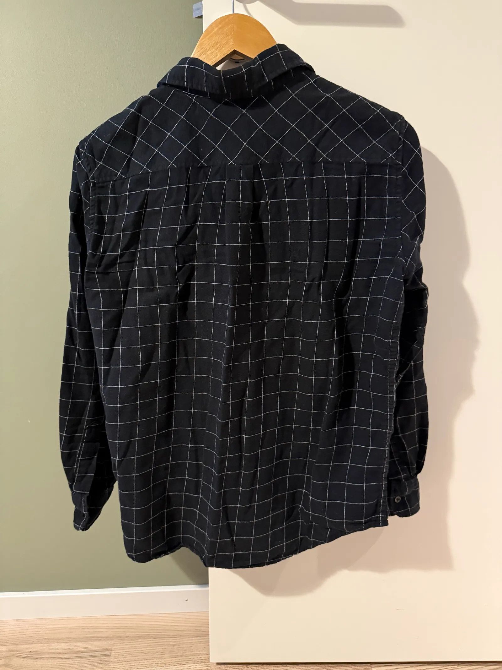 Uniqlo Uniqlo Shirt Size L / US 10 / IT 46 - 2 Thumbnail