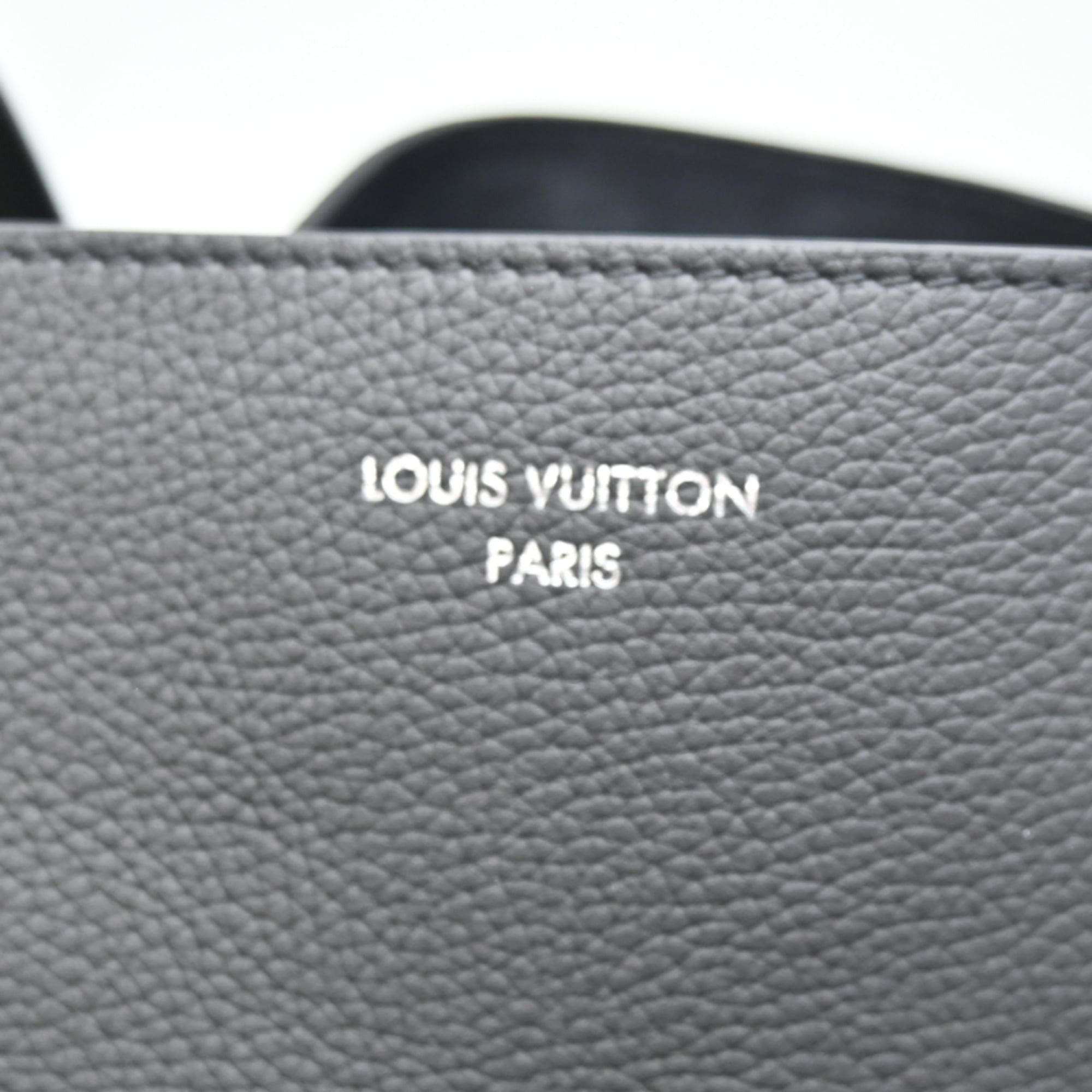 Louis Vuitton Louis Vuitton LV Touch Verso Tote Bag for Men and Women, M27022, Leather, Noir (Black) Size ONE SIZE - 8 Thumbnail