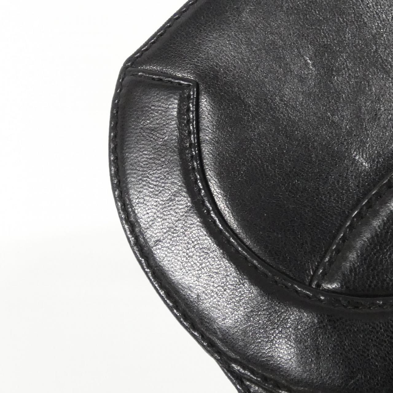 Chanel Chanel Chanel Lambskin Shoulder Bag Leather Shoulder Bag DUTY FREE for USA Size ONE SIZE - 4 Thumbnail