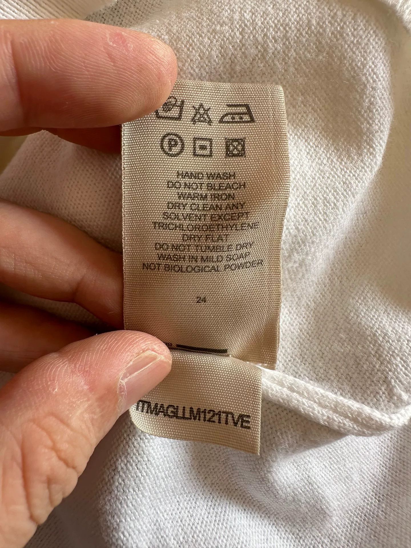Burberry Burberry Women's White V-Neck Knit Sweater Size L / US 10 / IT 46 - 8 Thumbnail