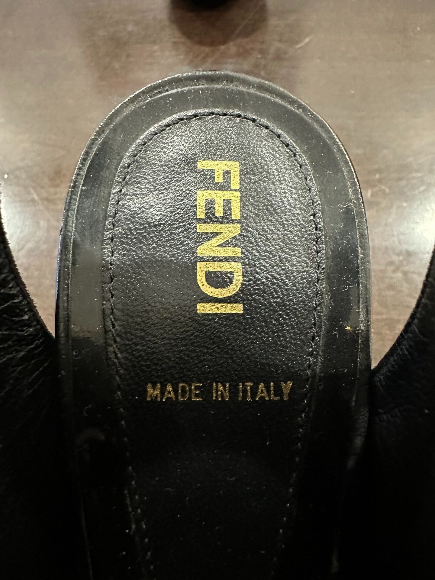 Fendi Fendi Patent Leather & Velvet Women's Heels Size US 5 / IT 35 - 6 Thumbnail