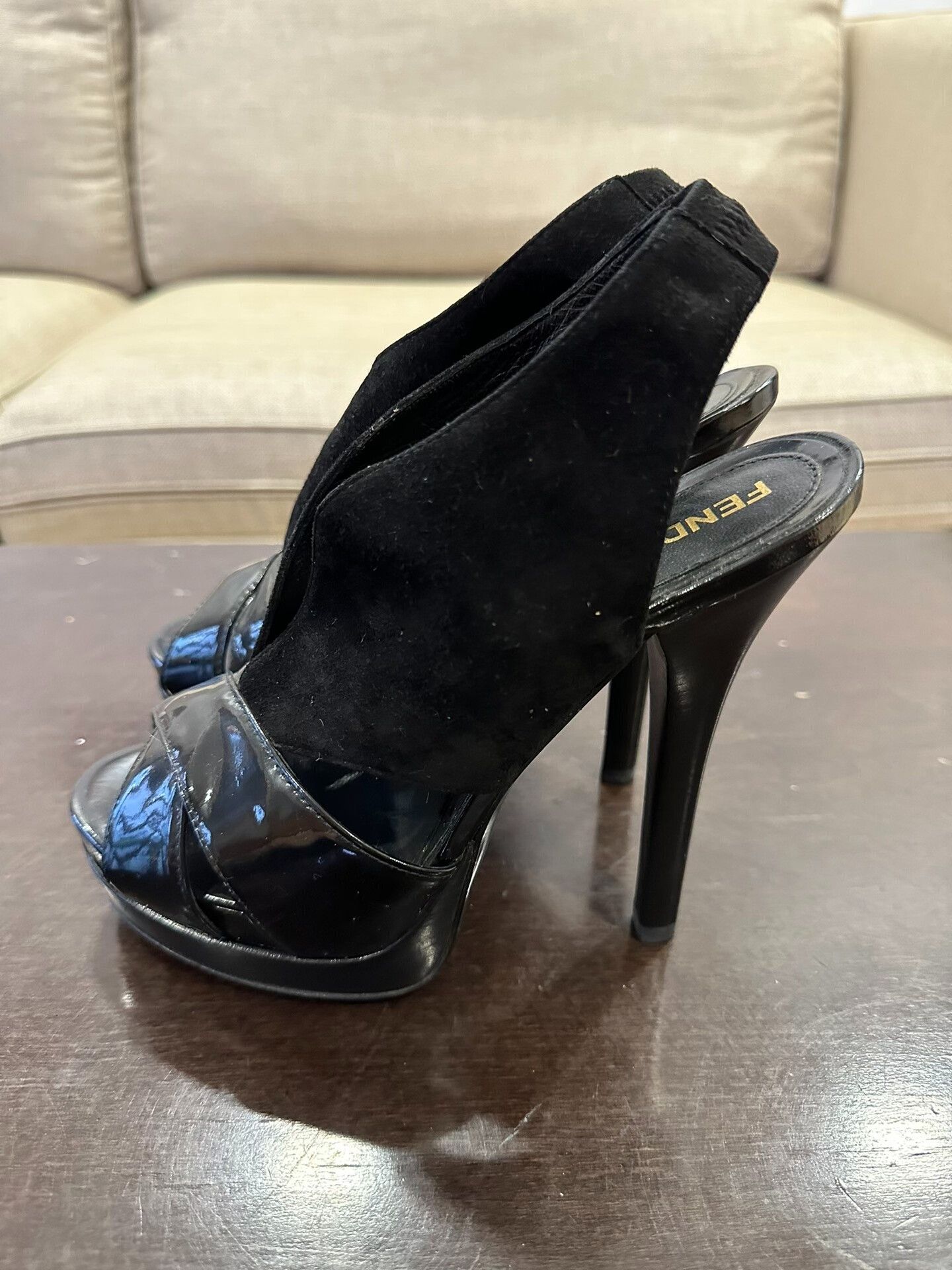 Fendi Fendi Patent Leather & Velvet Women's Heels Size US 5 / IT 35 - 4 Thumbnail