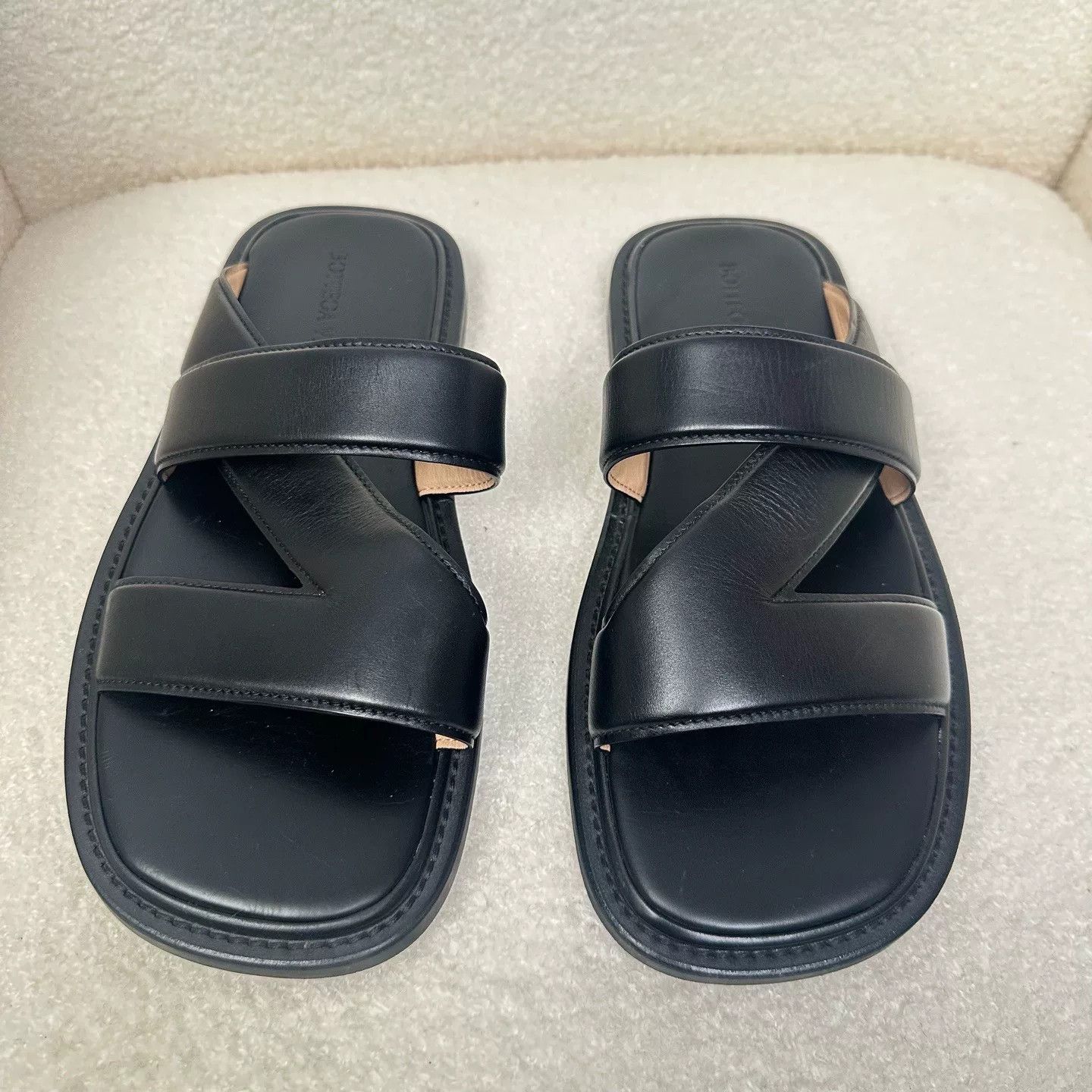Bottega Veneta Bottega Veneta Men's Leather Slippers Size US 9 / EU 42 - 3 Thumbnail