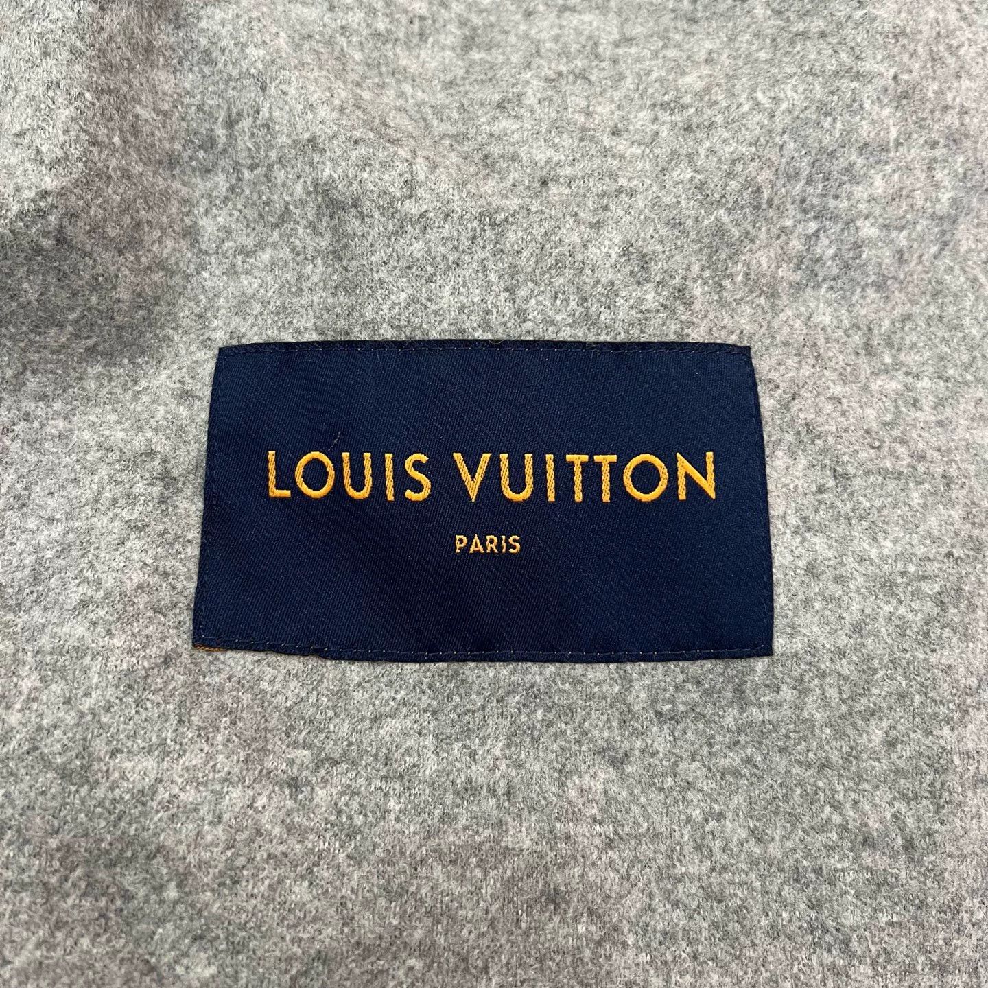 Louis Vuitton Louis Vuitton Gray Embossed All-Over Down Jacket Size US M / EU 48-50 / 2 - 5 Thumbnail