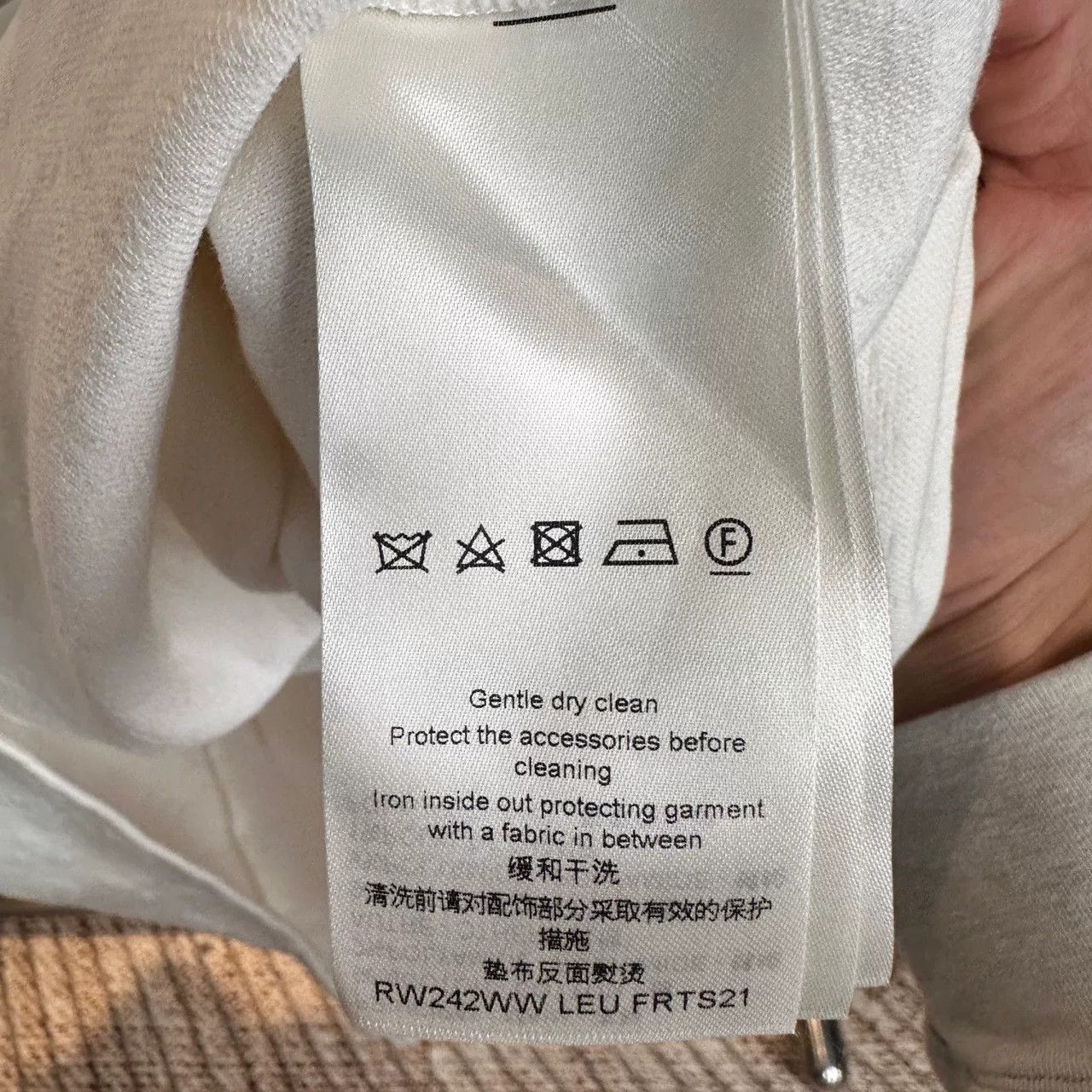 Louis Vuitton Louis Vuitton 24 White Monogram Chain Tee Size US L / EU 52-54 / 3 - 5 Thumbnail