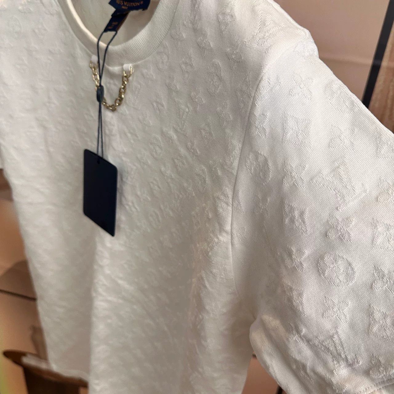 Louis Vuitton Louis Vuitton 24 White Monogram Chain Tee Size US L / EU 52-54 / 3 - 3 Thumbnail