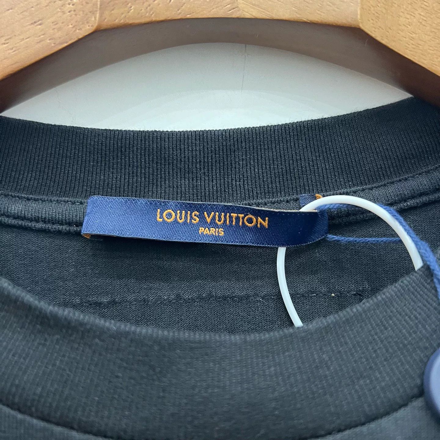 Louis Vuitton Louis Vuitton LV Gradient Letter Print Long Sleeve Size US S / EU 44-46 / 1 - 4 Thumbnail