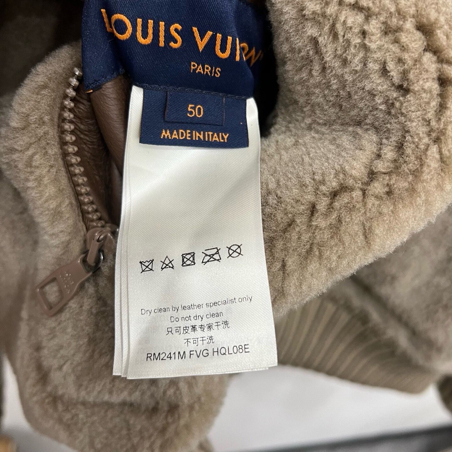 Louis Vuitton Louis Vuitton Shearling Logo Reversible Jacket Size US M / EU 48-50 / 2 - 6 Thumbnail