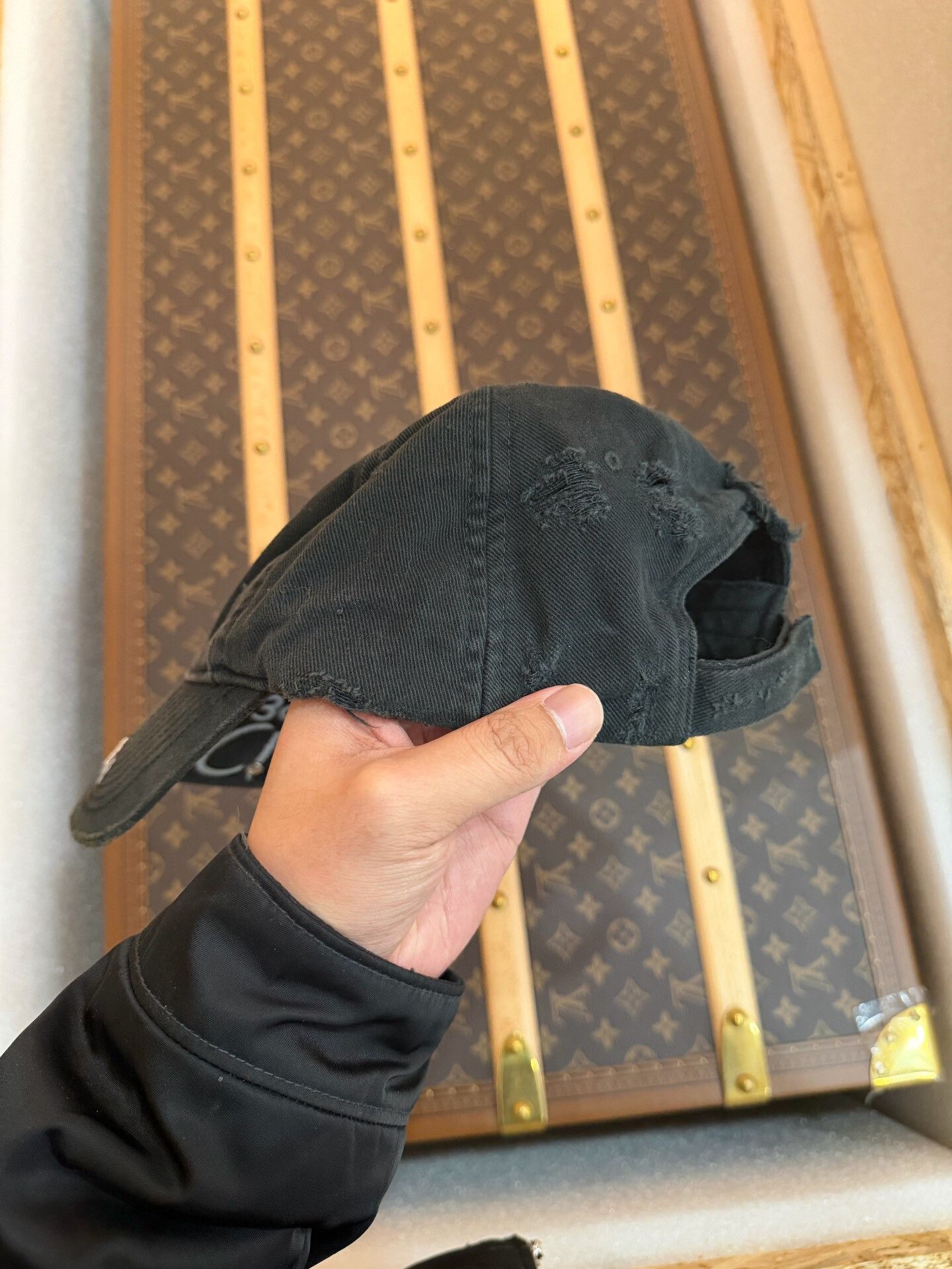 Balenciaga Balenciaga Distressed Wheat Ear Baseball Cap Size ONE SIZE - 5 Thumbnail