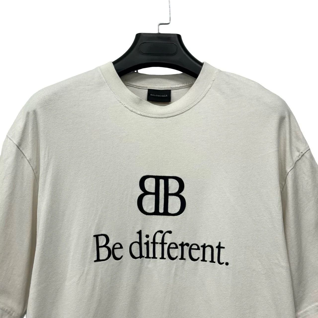 Balenciaga Balenciaga Distressed Short Sleeve T-Shirt Size US S / EU 44-46 / 1 - 3 Thumbnail