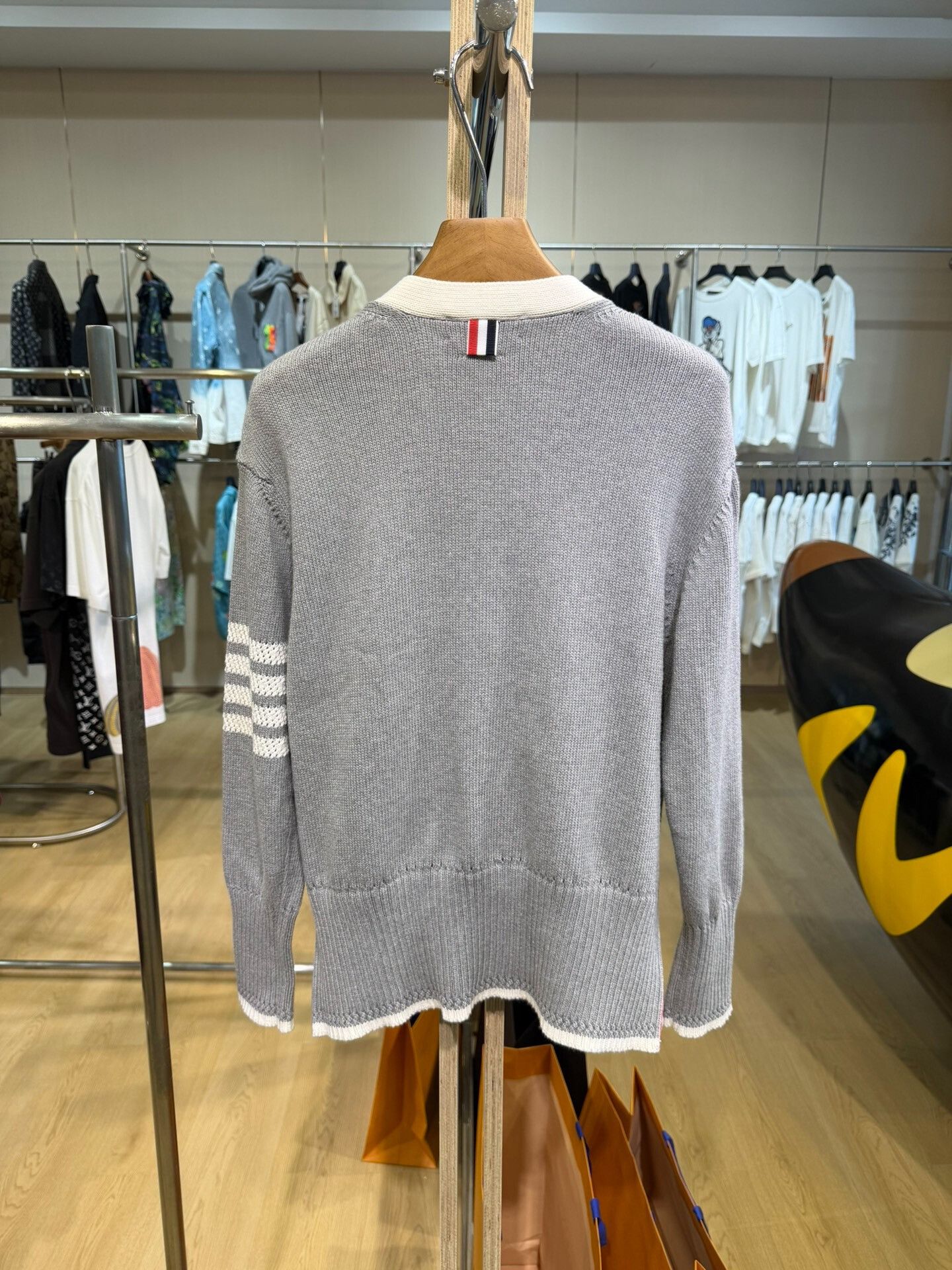 Thom Browne Thom Browne Gray Four-Stripe Knit Cardigan Size US XS / EU 42 / 0 - 3 Thumbnail