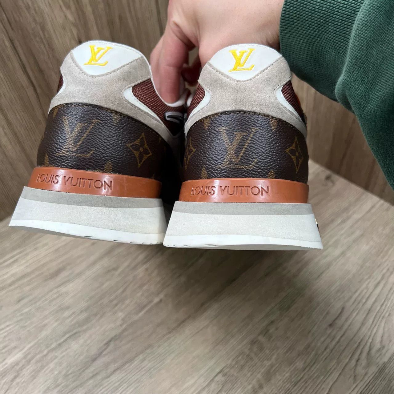 Louis Vuitton LV Run Away Sneakers Size US 10.5 / EU 43-44 - 4 Thumbnail