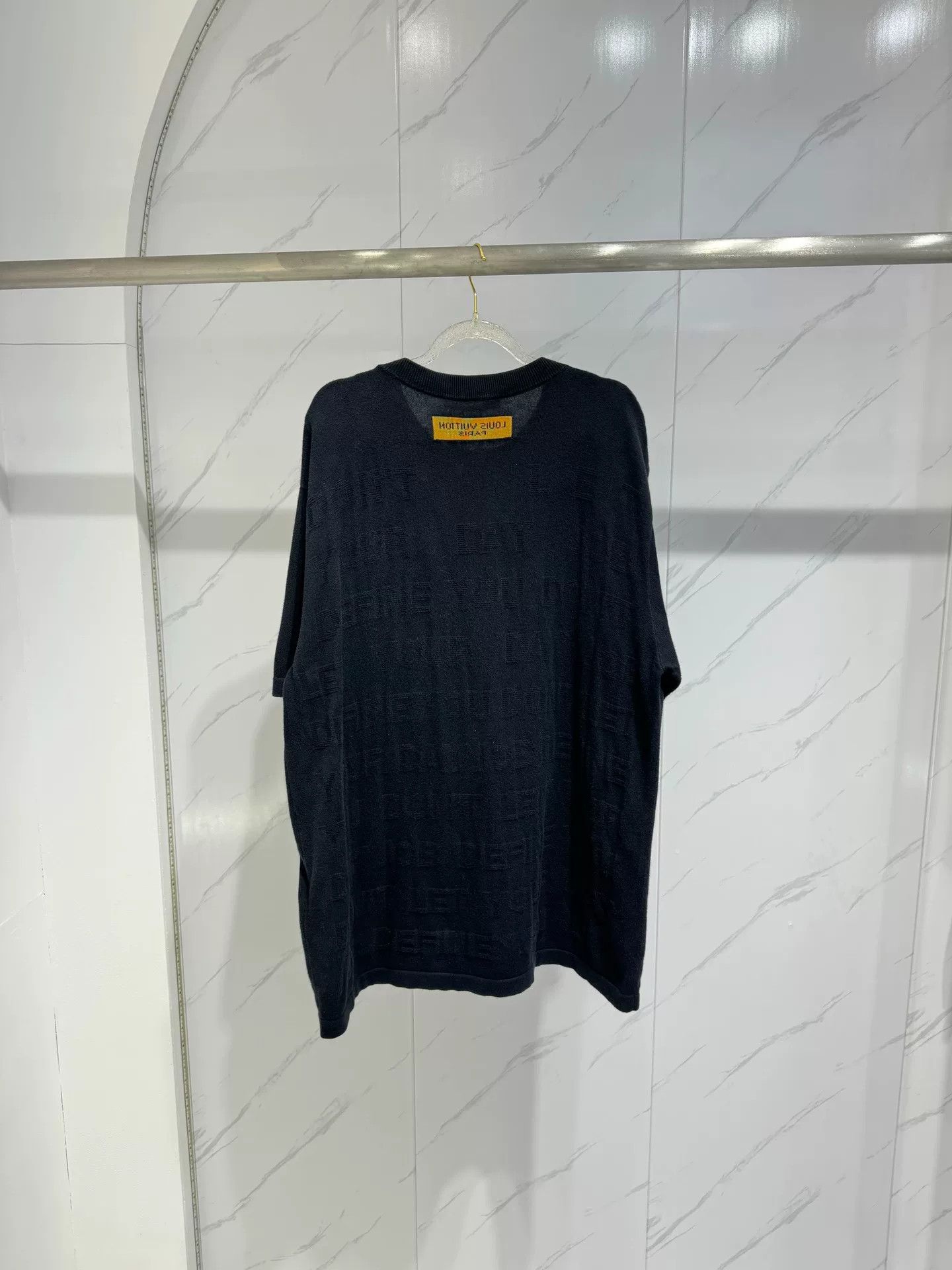 Louis Vuitton Louis Vuitton Black Short Sleeve T-shirt Size US XL / EU 56 / 4 - 2 Thumbnail