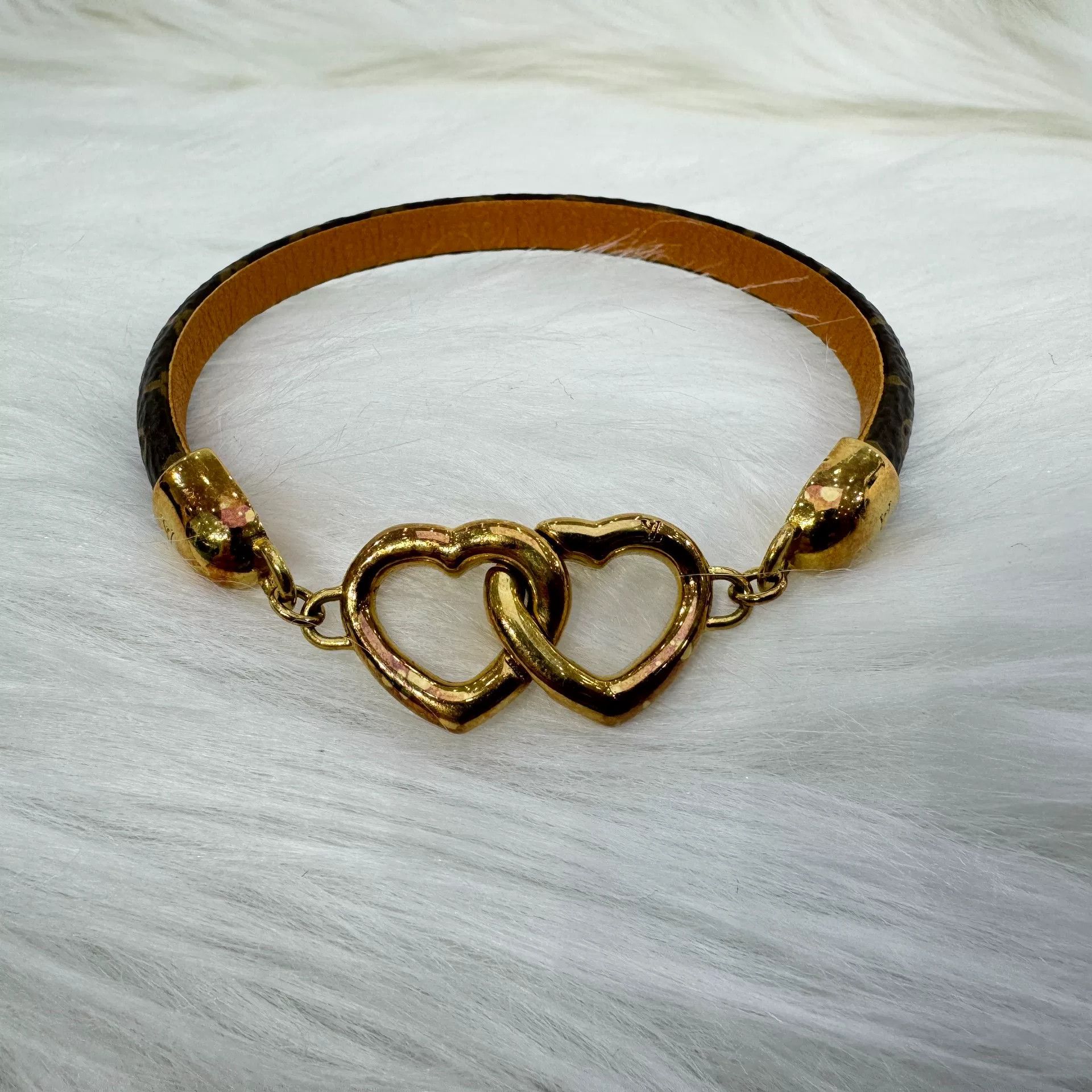 Louis Vuitton LV Say Yes Leather Bracelet Gold Heart Size ONE SIZE - 2 Thumbnail