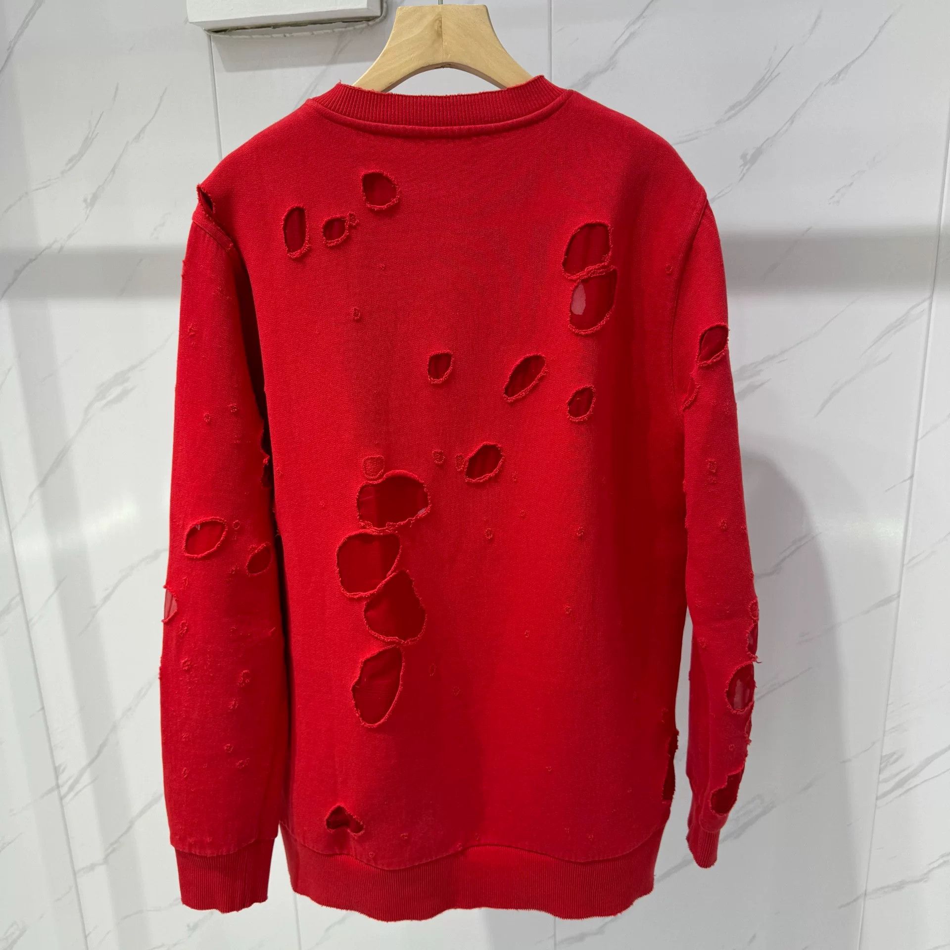 Givenchy Givenchy Red Distressed Logo Sweatshirt Size US L / EU 52-54 / 3 - 2 Thumbnail