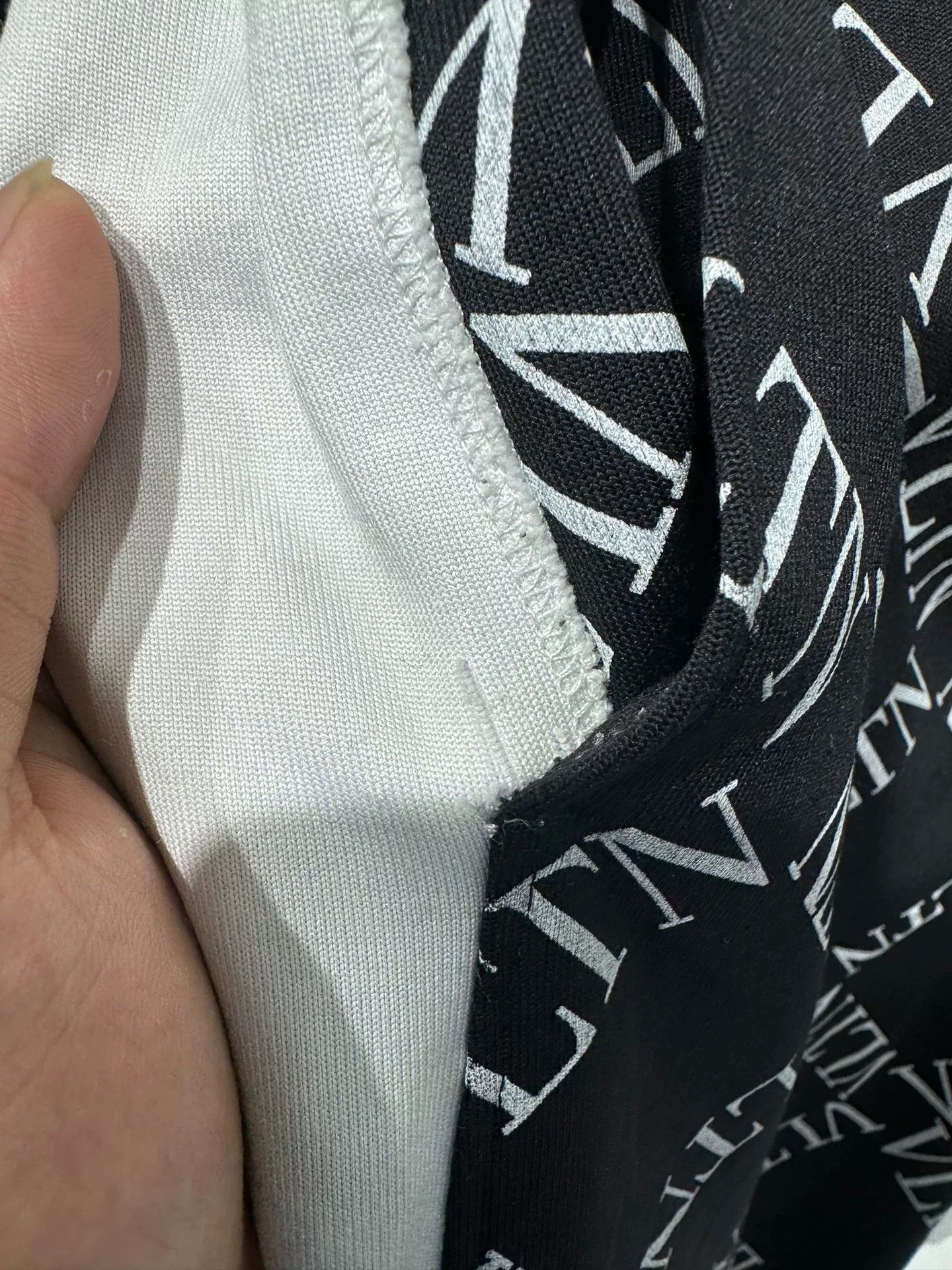 Valentino Valentino Black Logo Print Shorts Size US 33 - 6 Thumbnail