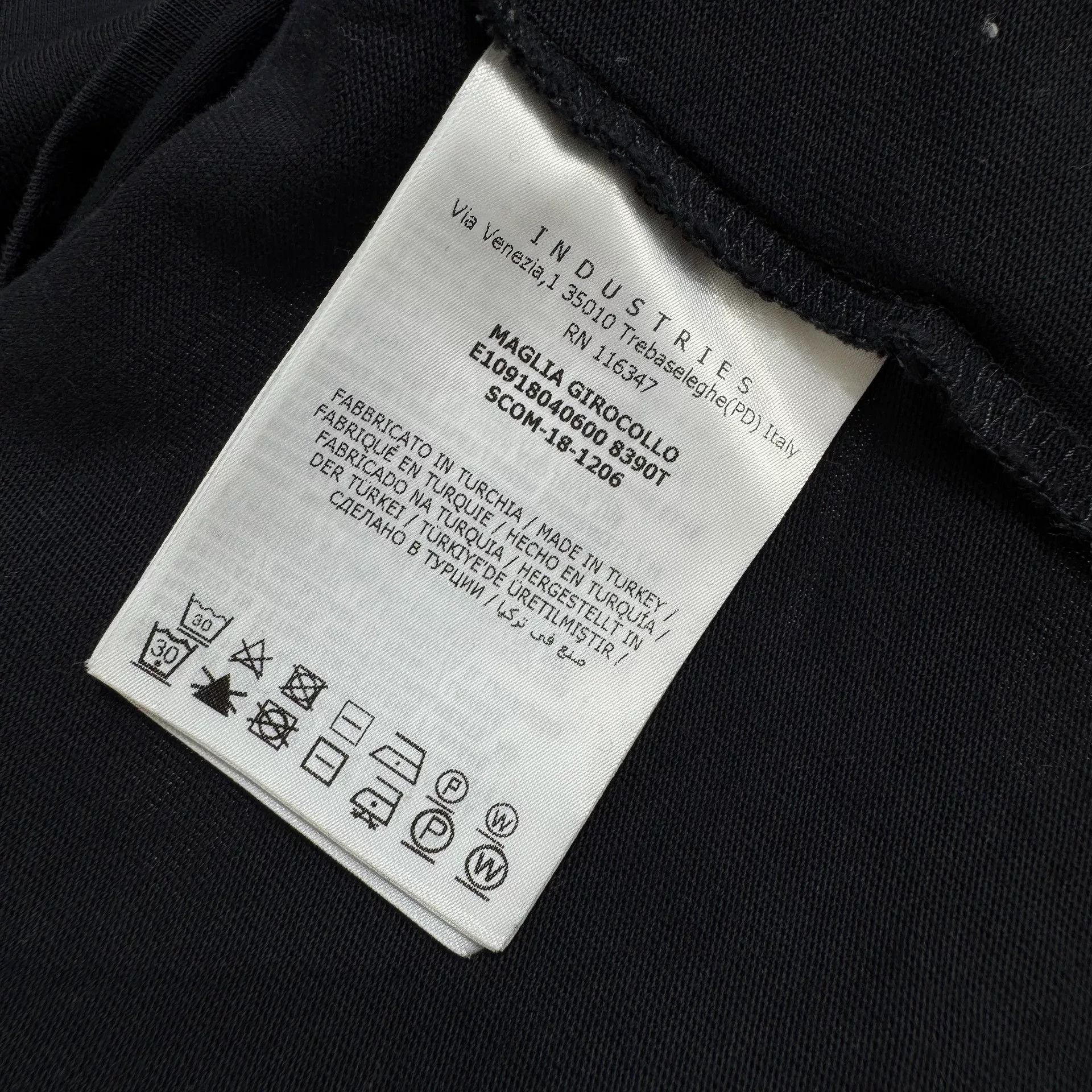 Moncler Moncler Flocked Large Logo Long Sleeve Size US L / EU 52-54 / 3 - 5 Thumbnail