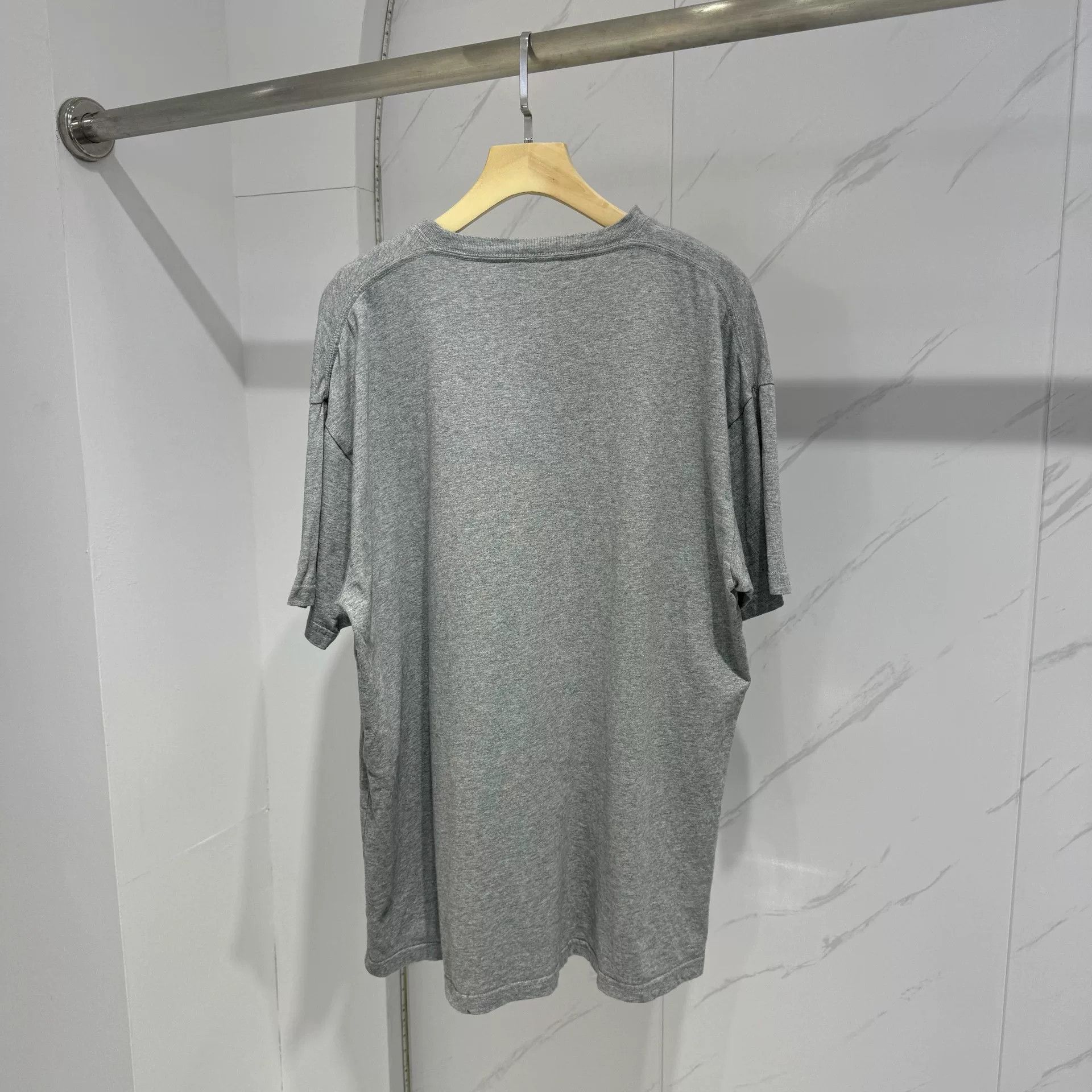 Balenciaga Balenciaga Small Logo Gray Basic T-Shirt Size US S / EU 44-46 / 1 - 2 Thumbnail