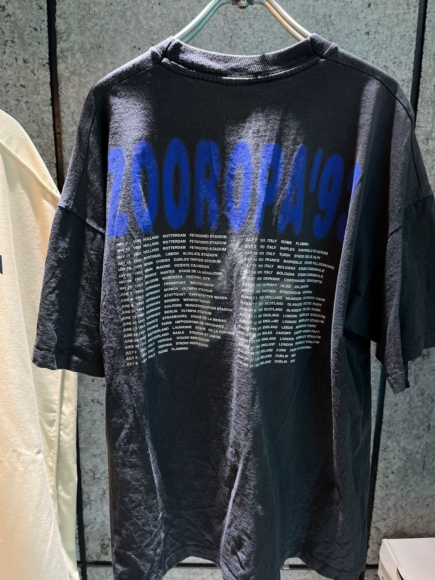 Vintage Vintage U2 1993 Band Tee Size US M / EU 48-50 / 2 - 2 Thumbnail
