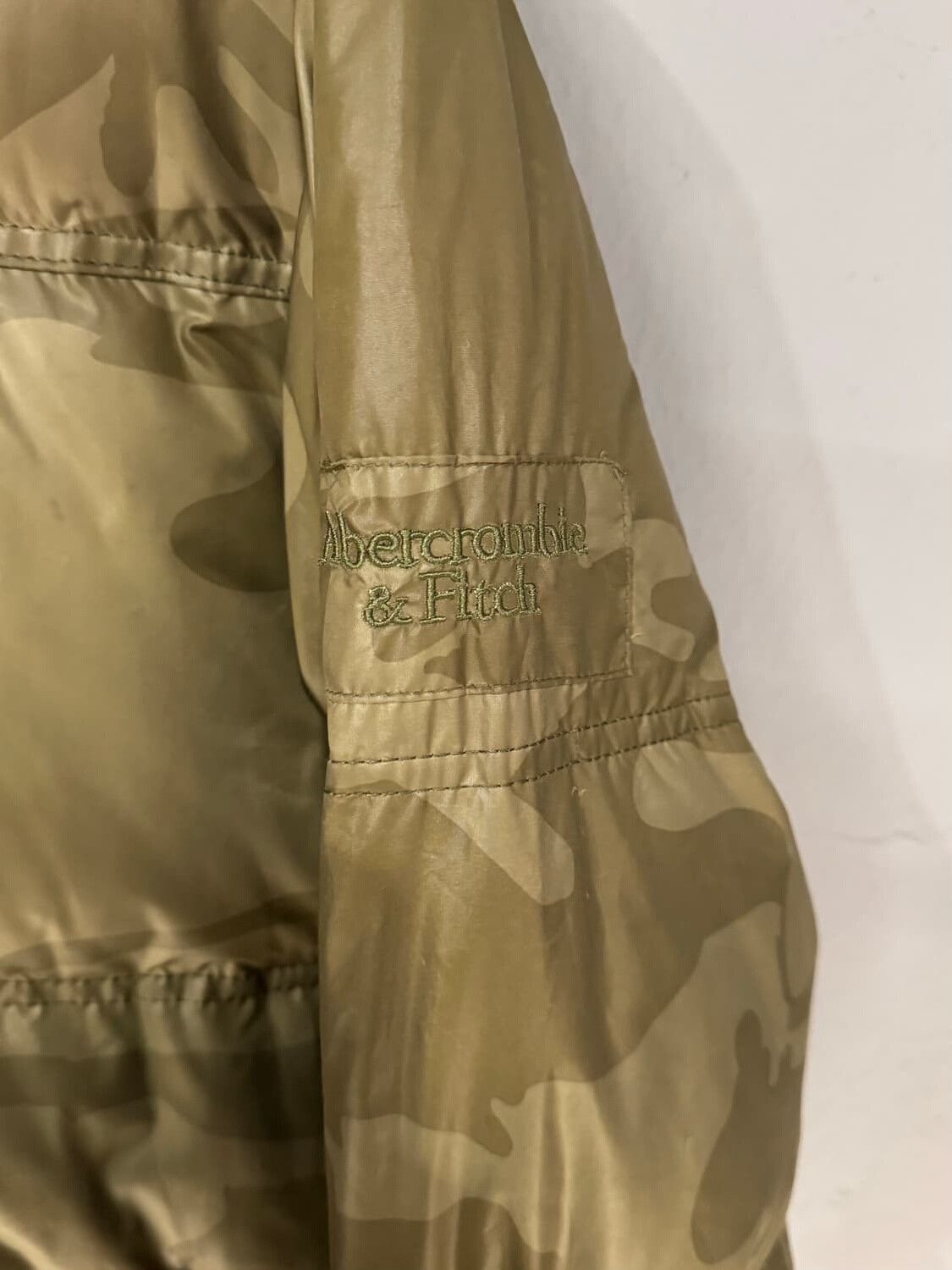 Abercrombie & Fitch Abercrombie Camouflage Down Jacket Size US M / EU 48-50 / 2 - 6 Thumbnail