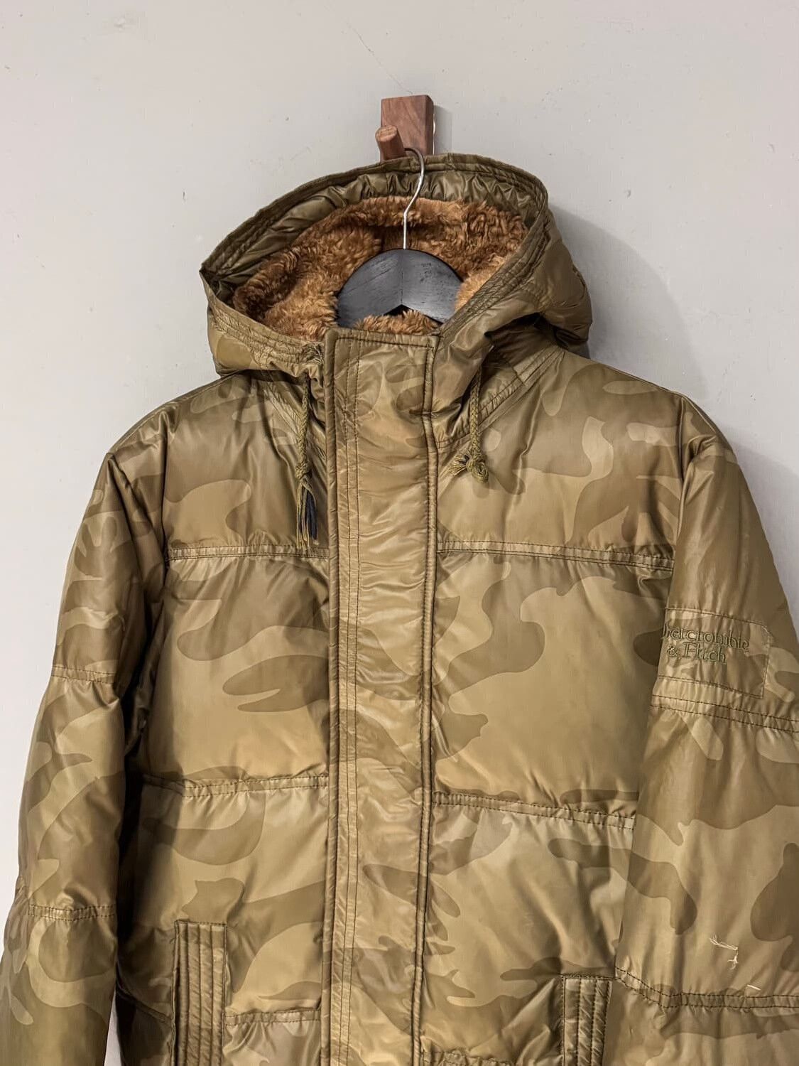 Abercrombie & Fitch Abercrombie Camouflage Down Jacket Size US M / EU 48-50 / 2 - 3 Thumbnail