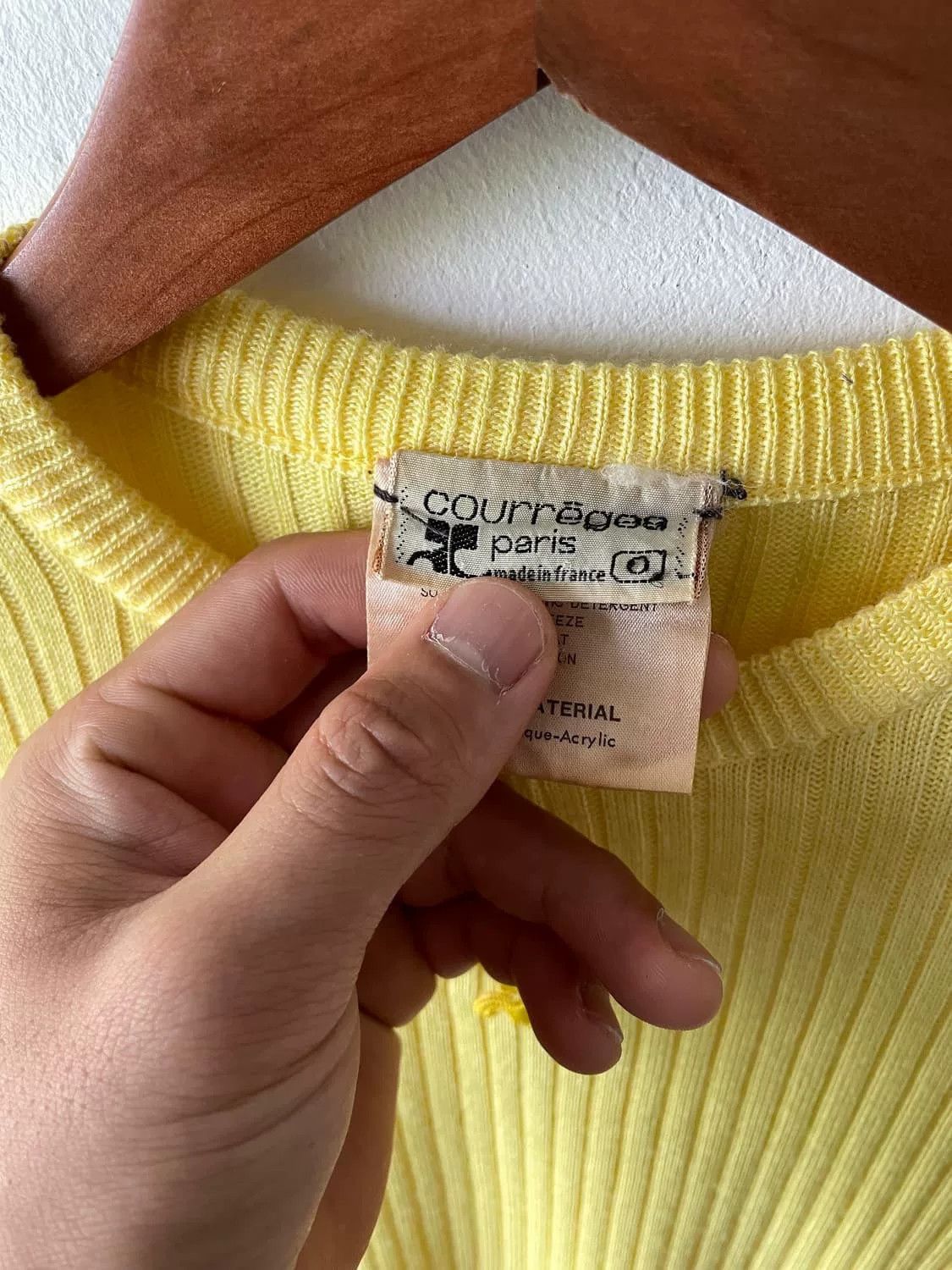 Courreges Courreges Vintage Yellow Knit Sweater Size XS / US 0-2 / IT 36-38 - 4 Thumbnail