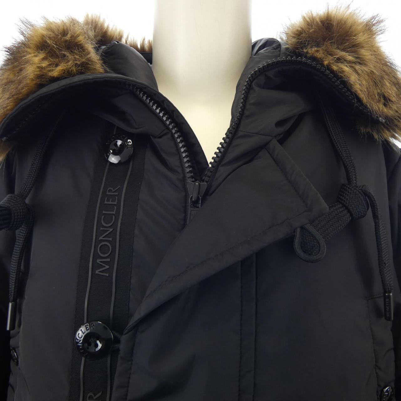 Moncler Moncler Moncler AJA Down Coat Textile Outerwear AJA DUTY FREE for USA Size ONE SIZE - 6 Thumbnail