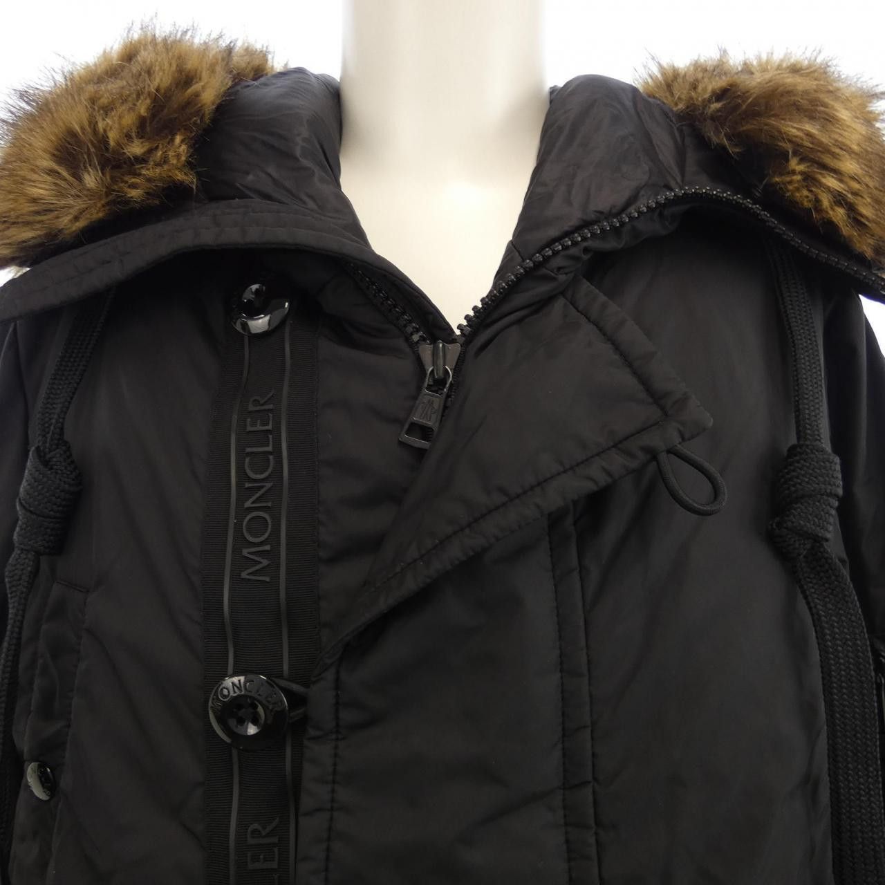 Moncler Moncler Moncler AJA Down Coat Textile Outerwear AJA DUTY FREE for USA Size ONE SIZE - 6 Thumbnail
