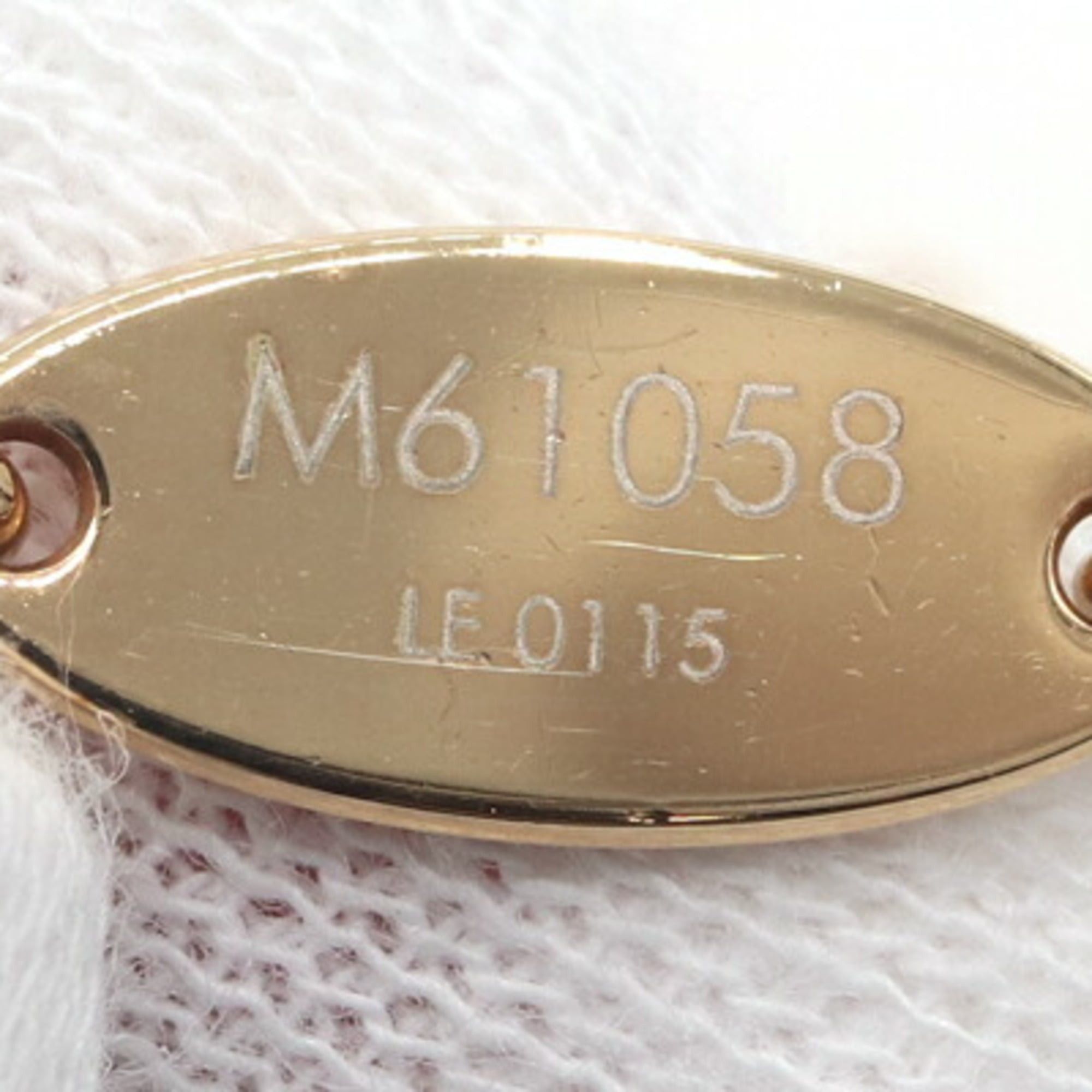 Louis Vuitton Louis Vuitton Necklace LV&ME C M61058 Gold Metal Pendant Women's Initial Alphabet LOUIS VUITTON Size ONE SIZE - 5 Thumbnail