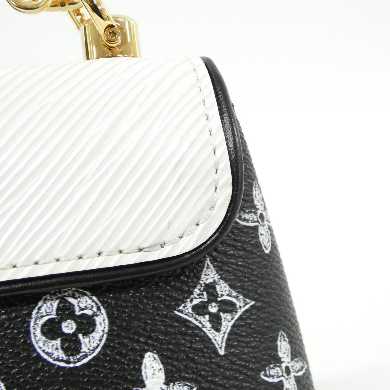 Louis Vuitton Louis Vuitton Louis Vuitton Catogram Coated Canvas Shoulder Bag Textile Shoulder Bag M52935 DUTY FREE for USA Size ONE SIZE - 5 Thumbnail