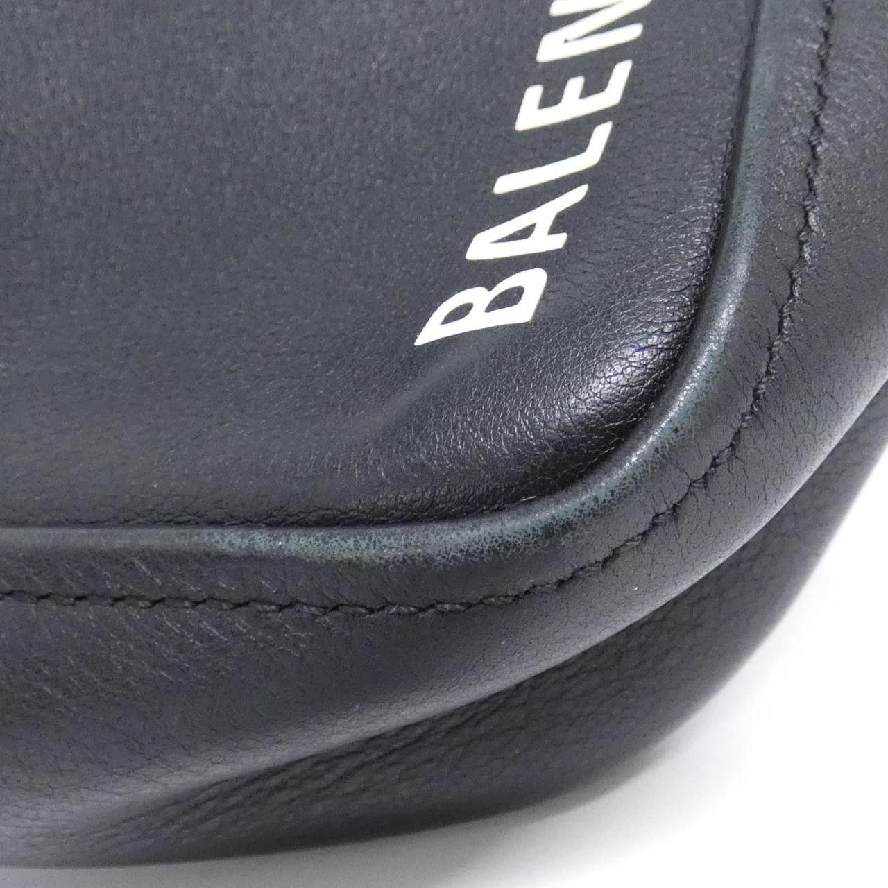 Balenciaga Balenciaga Balenciaga Triangle Duffle Calf Bag Leather Crossbody Bag 527272 C8K02 DUTY FREE for USA Size ONE SIZE - 3 Thumbnail