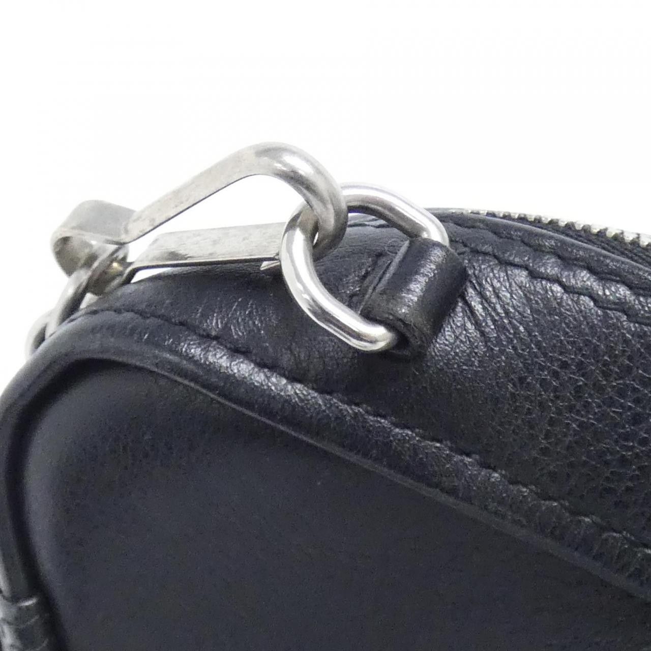 Balenciaga Balenciaga Balenciaga Triangle Duffle Calf Bag Leather Crossbody Bag 527272 C8K02 DUTY FREE for USA Size ONE SIZE - 7 Thumbnail
