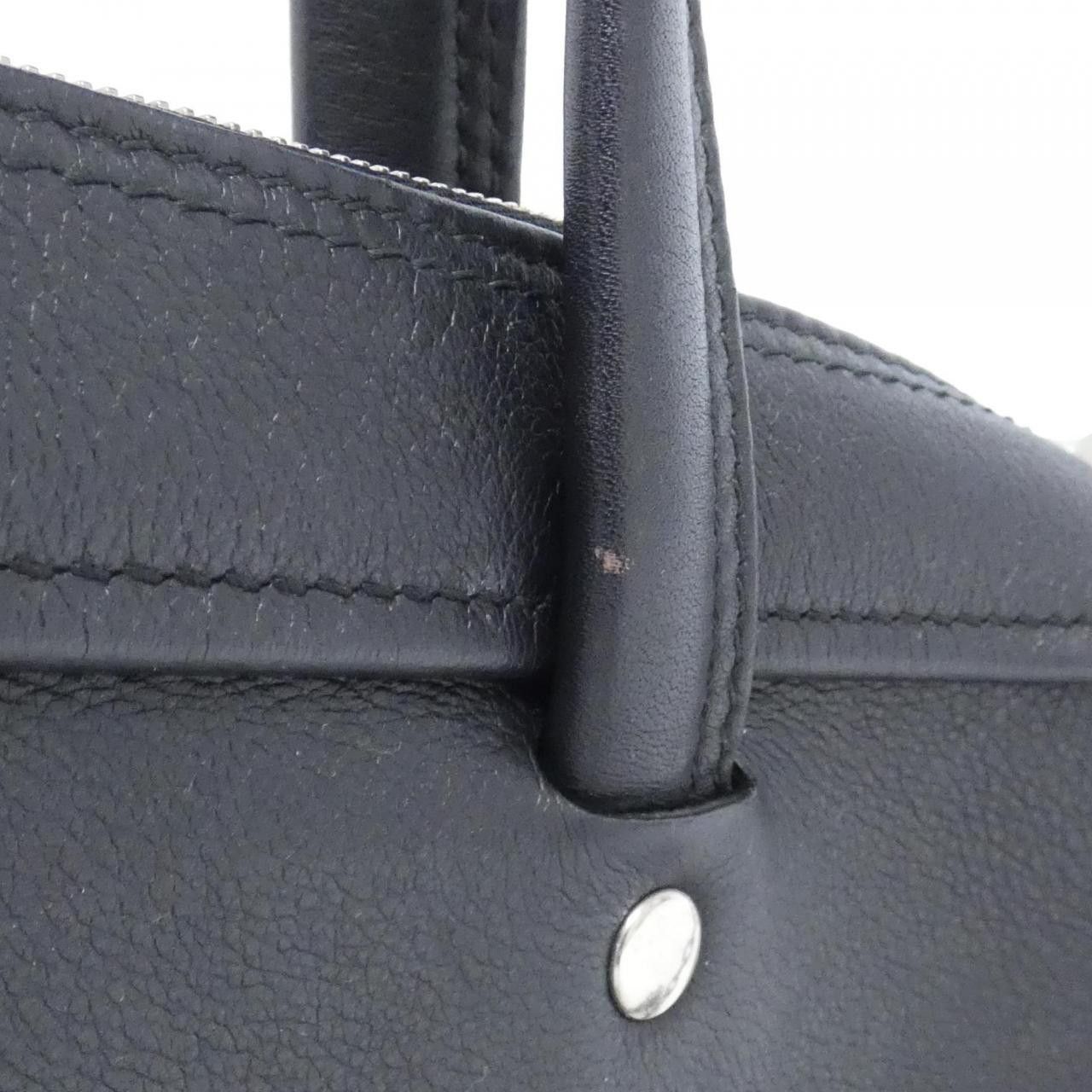 Balenciaga Balenciaga Balenciaga Triangle Duffle Calf Bag Leather Crossbody Bag 527272 C8K02 DUTY FREE for USA Size ONE SIZE - 8 Thumbnail