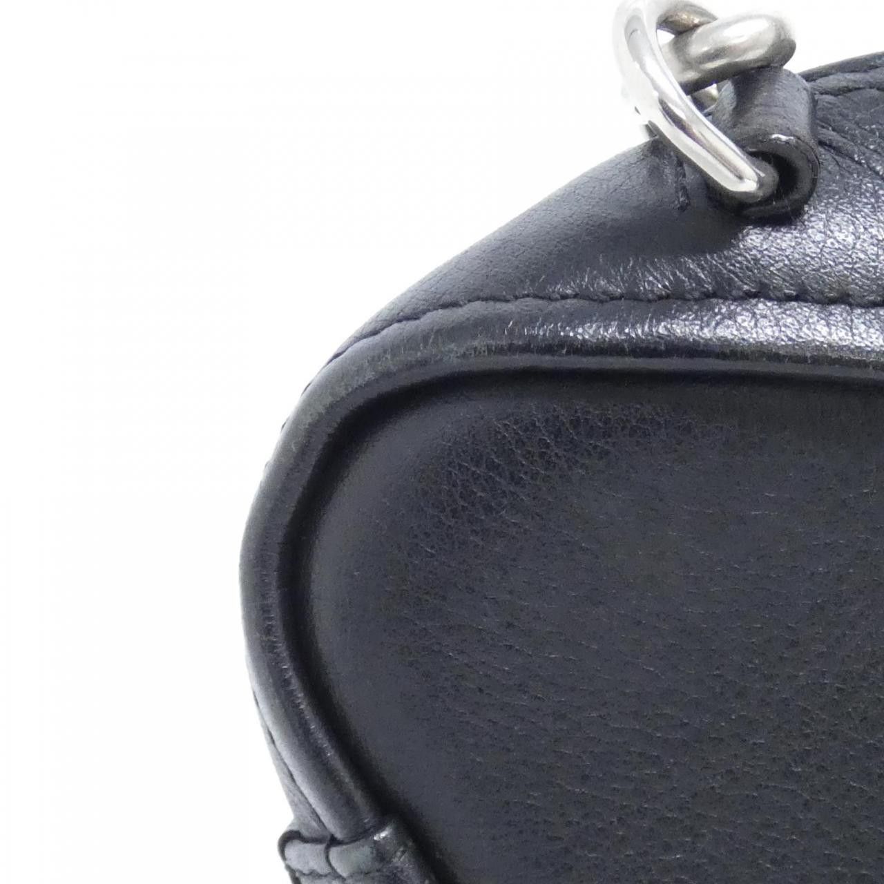 Balenciaga Balenciaga Balenciaga Triangle Duffle Calf Bag Leather Crossbody Bag 527272 C8K02 DUTY FREE for USA Size ONE SIZE - 4 Thumbnail