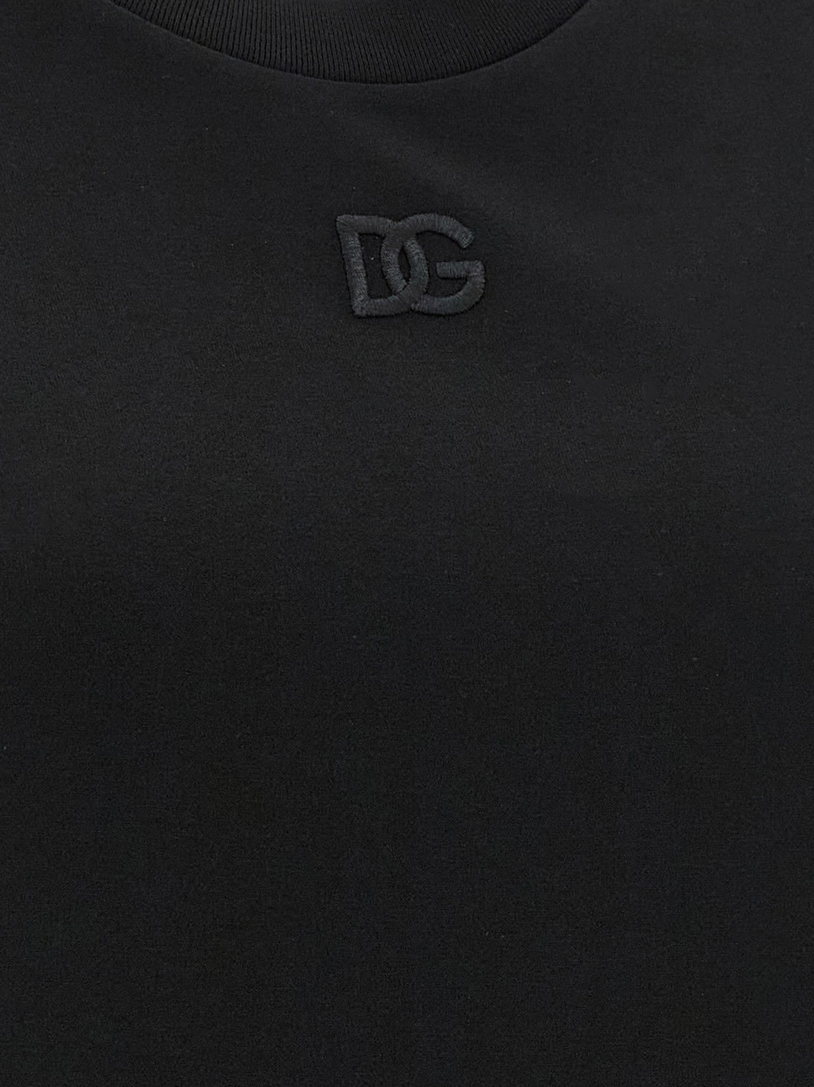 T-shirt with scarf