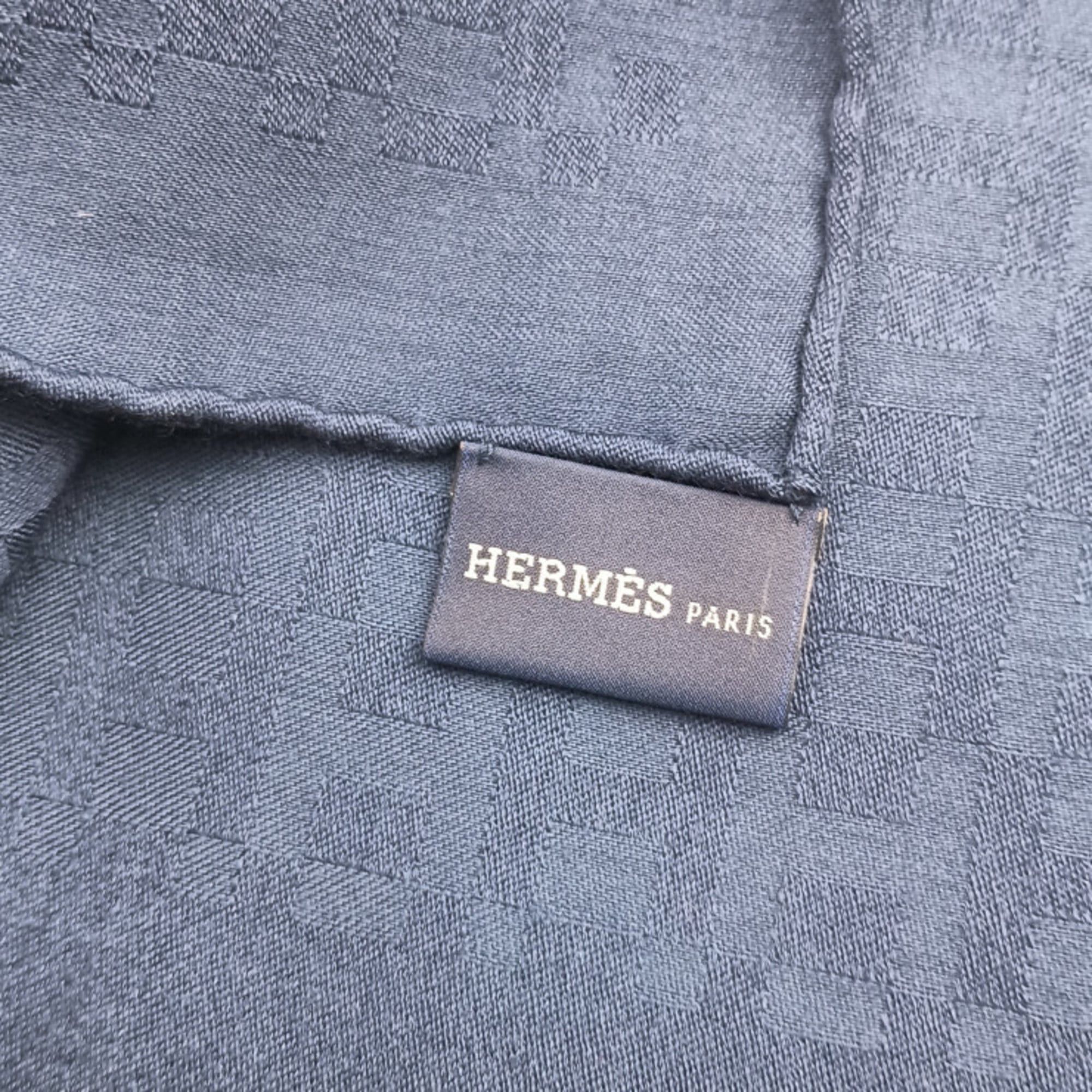 Hermes Hermes scarf/stole in navy, cashmere, wool, and silk for men women Size ONE SIZE - 4 Thumbnail