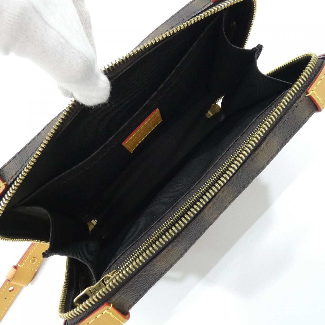 Louis Vuitton Louis Vuitton Louis Vuitton This is Not Monogram Coated Canvas Shoulder Bag Textile Shoulder Bag M81580 DUTY FREE for USA Size ONE SIZE - 6 Thumbnail