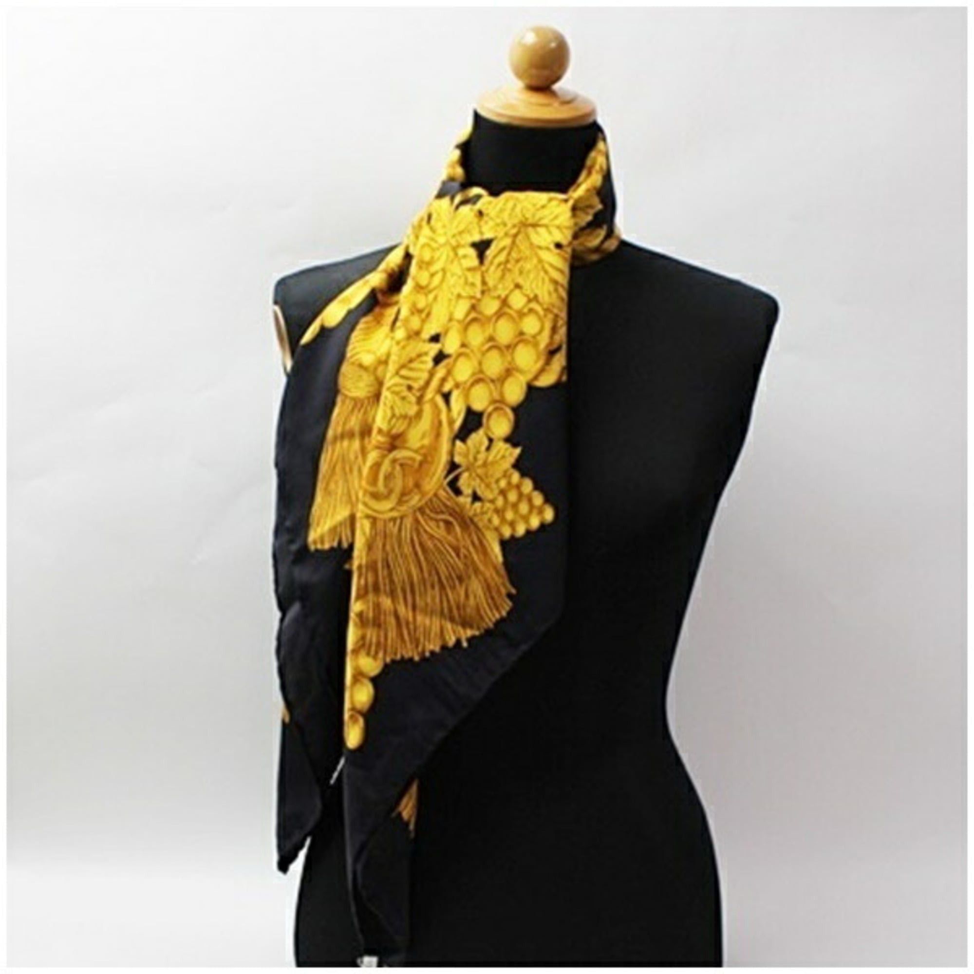 Chanel Chanel large scarf/muffler in black and yellow for women Size ONE SIZE - 4 Thumbnail