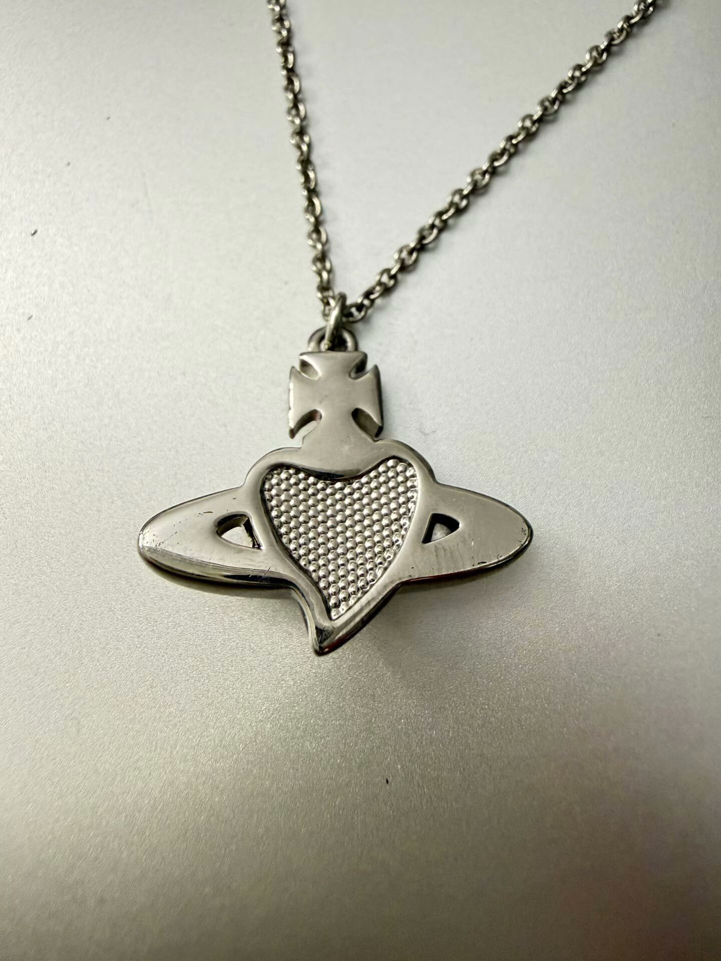 Vivienne Westwood Vivienne Westwood Saturn Heart Necklace Size ONE SIZE - 5 Thumbnail