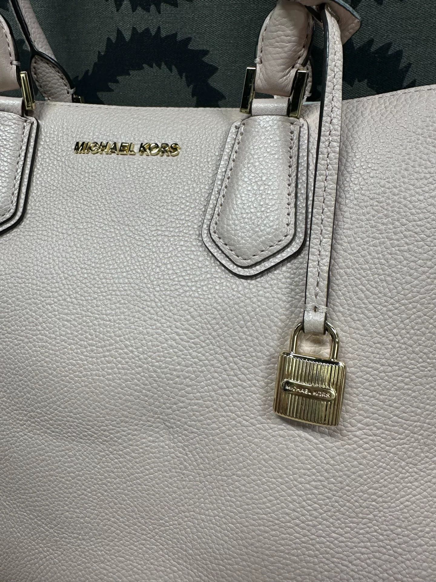 Michael Kors Authentic MK Handbag with Crossbody Strap Size ONE SIZE - 3 Thumbnail
