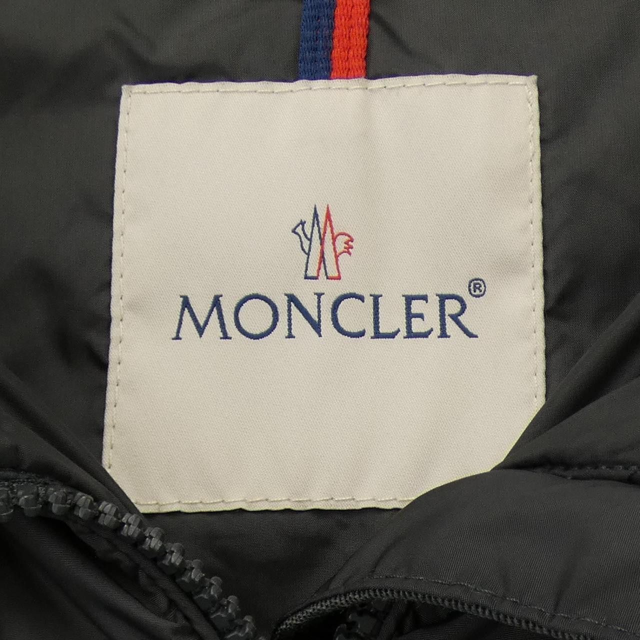 Moncler Moncler Moncler FLAMMETTE Down Coat Textile Outerwear FLAMMETTE DUTY FREE for USA Size ONE SIZE - 5 Thumbnail