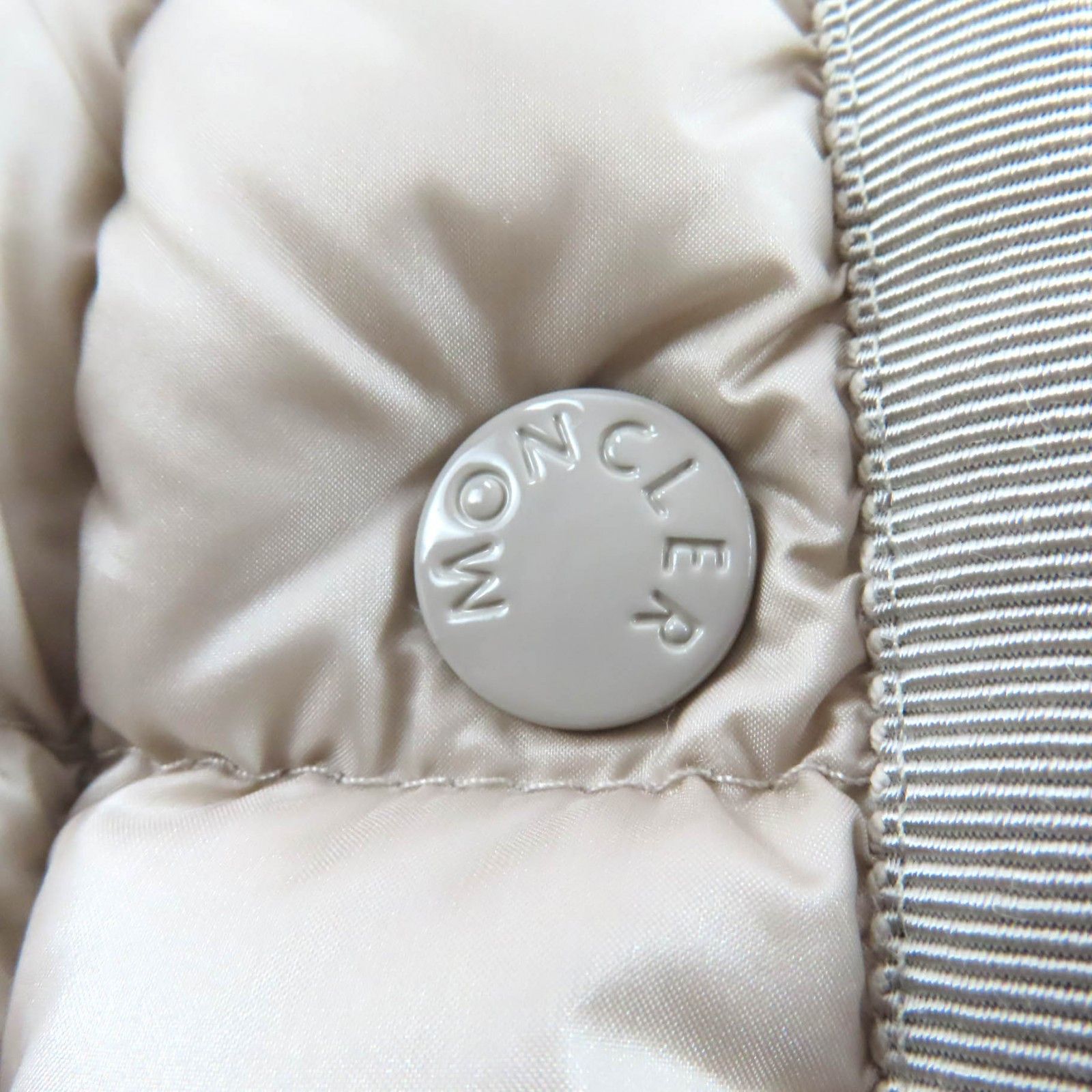 Moncler Moncler MONCLER Hermine Nylon Down Coat Textile Outerwear DUTY FREE for USA Size ONE SIZE - 8 Thumbnail